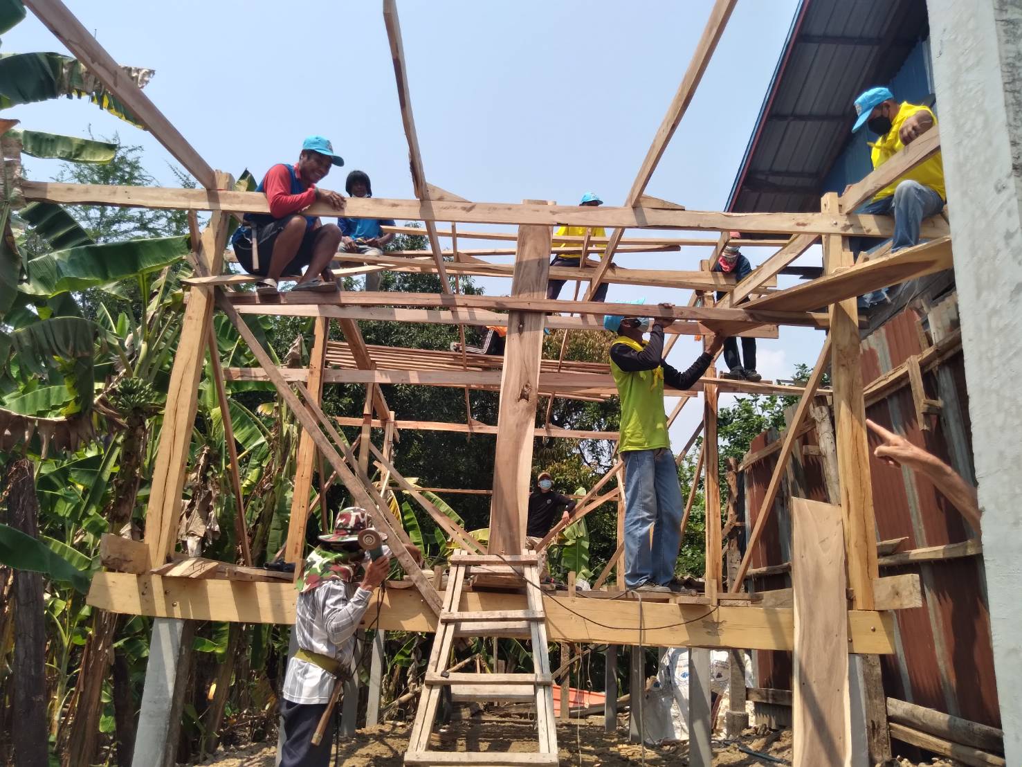 จังหวัดสุโขทัย ทำ 1 ต้องได้มากกว่า 1 สานพลังเครือข่ายกองทุนแม่ของแผ่นดินจังหวัดสุโขทัย  เร่งขจัดความยากจนและพัฒนาคนทุกช่วงวัยอย่างยั่นยืน ตามหลักปรัชญาของเศรษฐกิจพอเพียง ด้วยกระบวนการกองทุนแม่ของแผ่นดิน “สู่เป้าหมาย อยู่รอด พอเพียง ยั่งยืน”