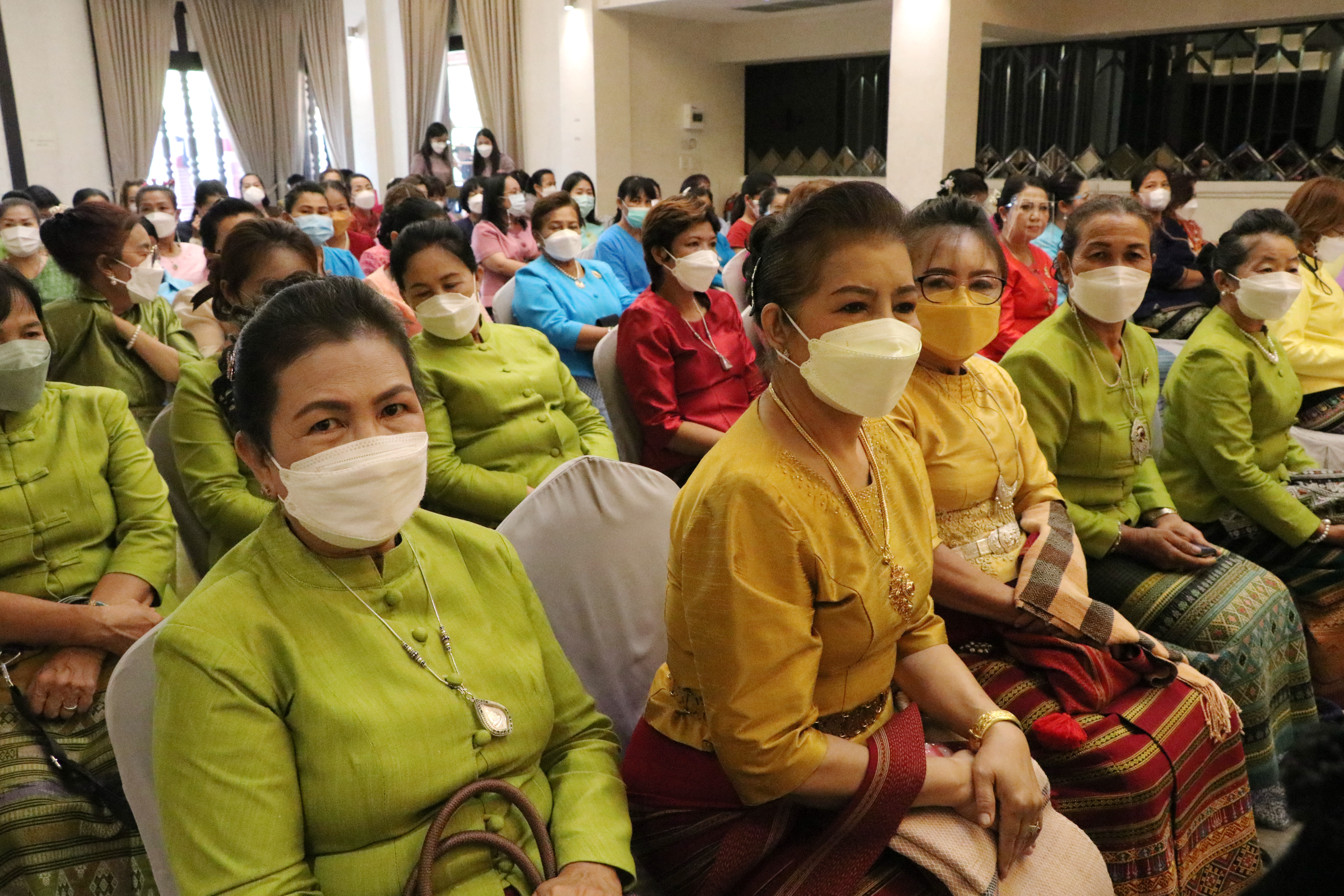 จังหวัดสุโขทัย ทำ 1 ต้องได้มากกว่า 1 รวมพลังสตรีสุโขทัย สืบสานอนุรักษ์ศิลป์ผ้าถิ่นไทย จัดงานวันสตรีสากล ประจำปี 2565