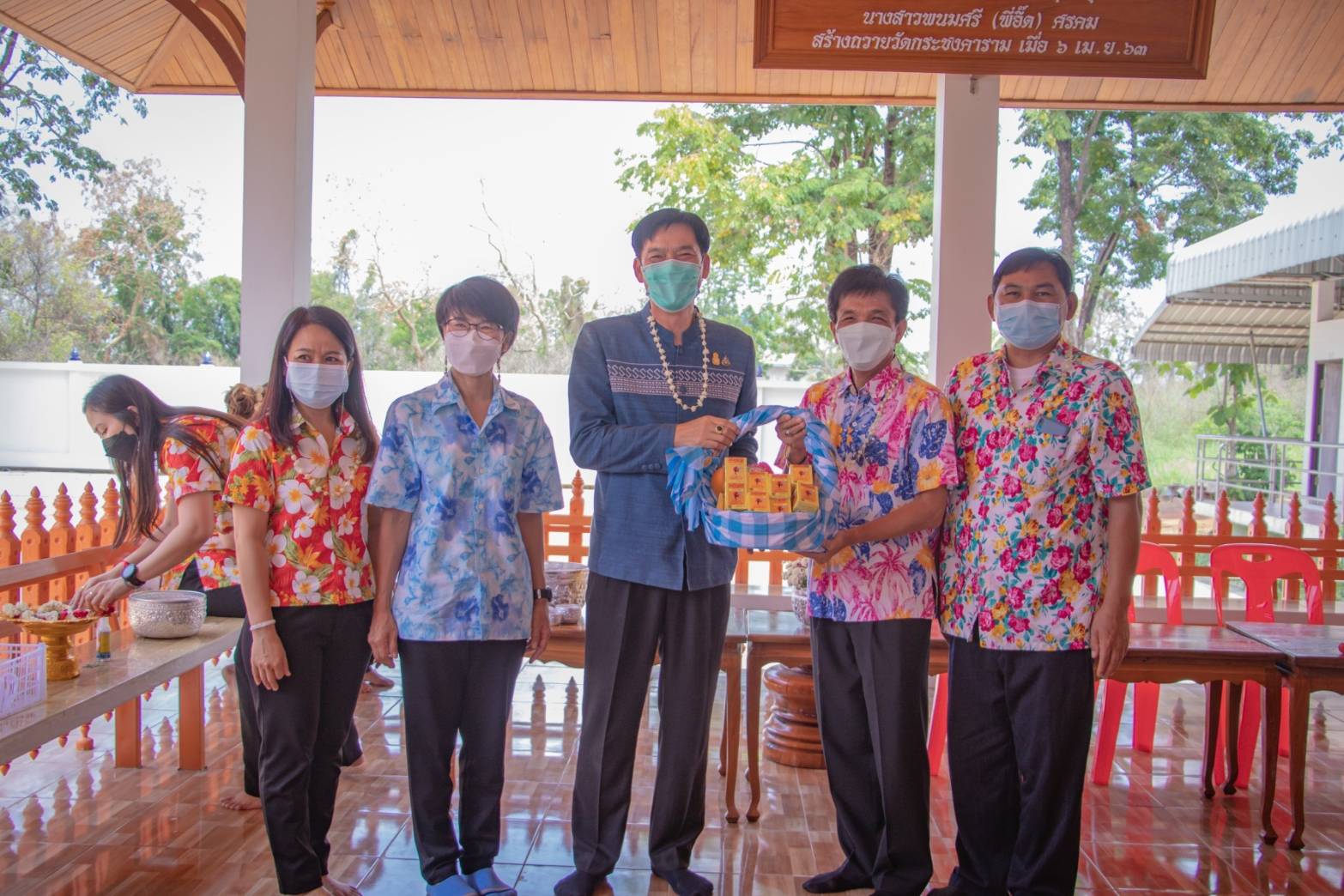 สำนักงานพัฒนาชุมชนจังหวัดสุโขทัย ทำ 1 ต้องได้มากกว่า 1 จัดพิธีทำบุญถวายภัตตาหารเพล และกิจกรรมขอพรท่านพัฒนาการจังหวัดสุโขทัย เนื่องในประเพณีสงกรานต์ ปี 2565”