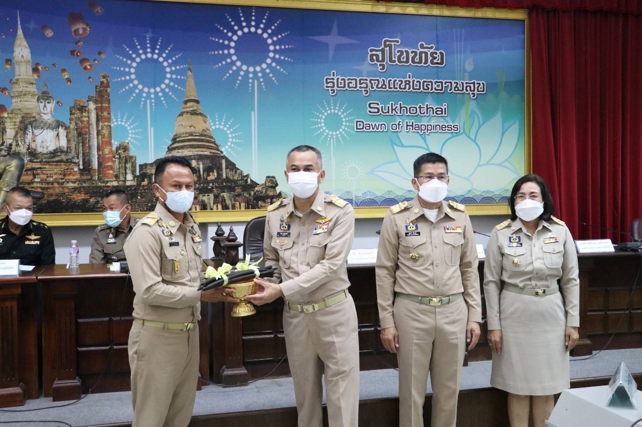 พช.สุโขทัย ทำ 1 ต้องได้มากกว่า 1 ร่วมประชุมกรมการจังหวัดสุโขทัย ครั้งที่ 4/2565 เพื่อรับทราบนโยบาย ข้อสั่งการ และร่วมบูรณาการขับเคลื่อนภารกิจงาน และนำเสนอผลการดำเนินงาน ของสำนักงานพัฒนาชุมชนจังหวัดสุโขทัย