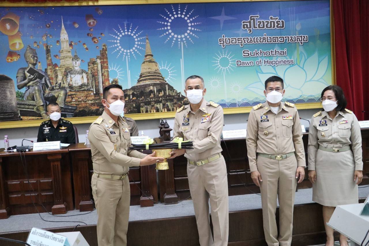 พช.สุโขทัย ทำ 1 ต้องได้มากกว่า 1 ร่วมประชุมกรมการจังหวัดสุโขทัย ครั้งที่ 4/2565 เพื่อรับทราบนโยบาย ข้อสั่งการ และร่วมบูรณาการขับเคลื่อนภารกิจงาน และนำเสนอผลการดำเนินงาน ของสำนักงานพัฒนาชุมชนจังหวัดสุโขทัย