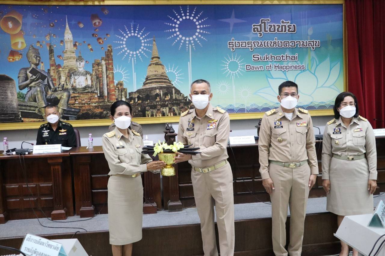 พช.สุโขทัย ทำ 1 ต้องได้มากกว่า 1 ร่วมประชุมกรมการจังหวัดสุโขทัย ครั้งที่ 4/2565 เพื่อรับทราบนโยบาย ข้อสั่งการ และร่วมบูรณาการขับเคลื่อนภารกิจงาน และนำเสนอผลการดำเนินงาน ของสำนักงานพัฒนาชุมชนจังหวัดสุโขทัย