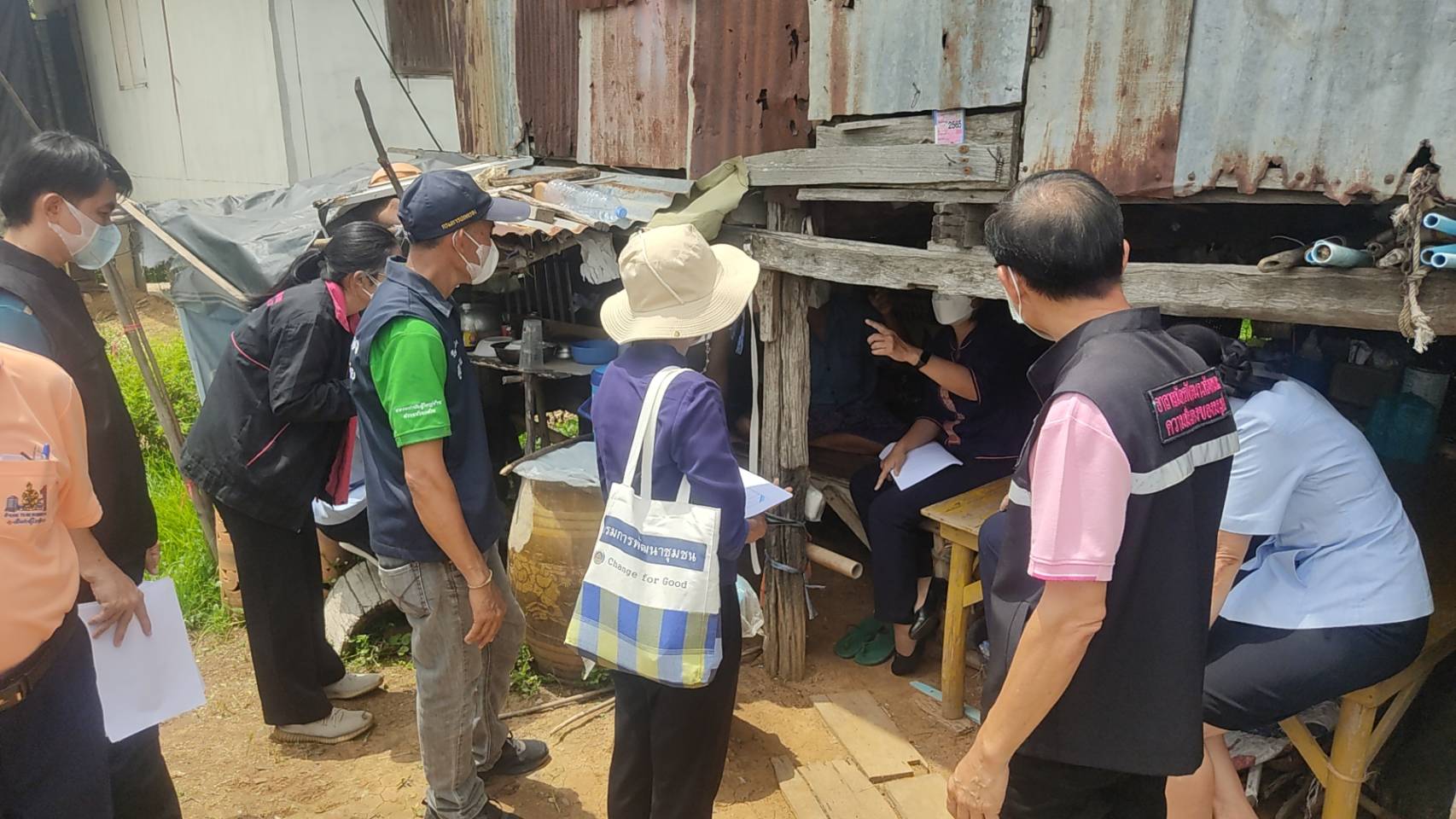 จังหวัดสุโขทัย ทำ 1 ต้องได้มากกว่า 1 ขานรับ นโยบายรัฐบาล เร่งขับเคลื่อนการขจัดความยากจนและพัฒนาคนทุกช่วงวัยอย่างยั่งยืนตามหลักปรัชญาของเศรษฐกิจพอเพียง สร้างคุณภาพชีวิตที่ดีให้ประชาชนชาวอำเภอเมือง จังหวัดสุโขทัย ให้“อยู่รอด พอเพียง และยั่งยืน” ต่อไป