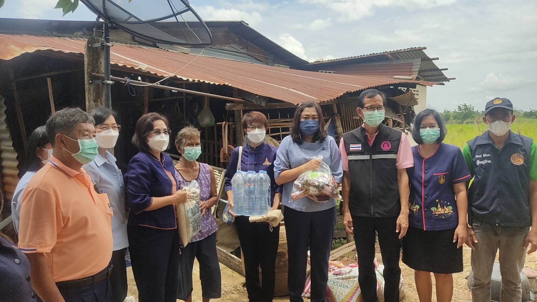 จังหวัดสุโขทัย ทำ 1 ต้องได้มากกว่า 1 ขานรับ นโยบายรัฐบาล เร่งขับเคลื่อนการขจัดความยากจนและพัฒนาคนทุกช่วงวัยอย่างยั่งยืนตามหลักปรัชญาของเศรษฐกิจพอเพียง สร้างคุณภาพชีวิตที่ดีให้ประชาชนชาวอำเภอเมือง จังหวัดสุโขทัย ให้“อยู่รอด พอเพียง และยั่งยืน” ต่อไป