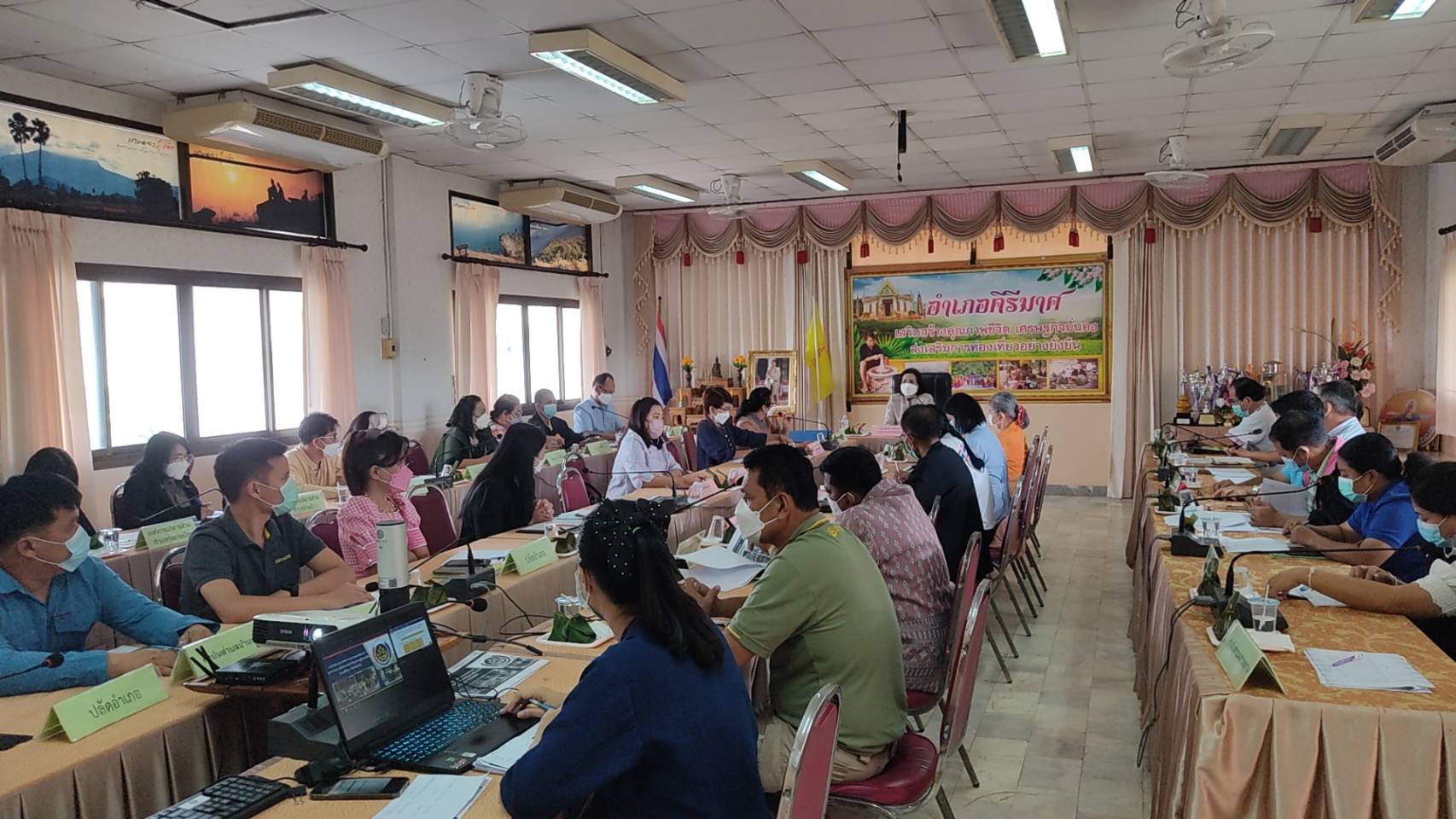 จังหวัดสุโขทัย ทำ 1 ต้องได้มากกว่า 1 ขานรับ นโยบายรัฐบาล เร่งขับเคลื่อนการขจัดความยากจนและพัฒนาคนทุกช่วงวัยอย่างยั่งยืนตามหลักปรัชญาของเศรษฐกิจพอเพียง สร้างคุณภาพชีวิตที่ดีให้ประชาชนชาวอำเภอคีรีมาศ จังหวัดสุโขทัย ให้“อยู่รอด พอเพียง และยั่งยืน” ต่อไป