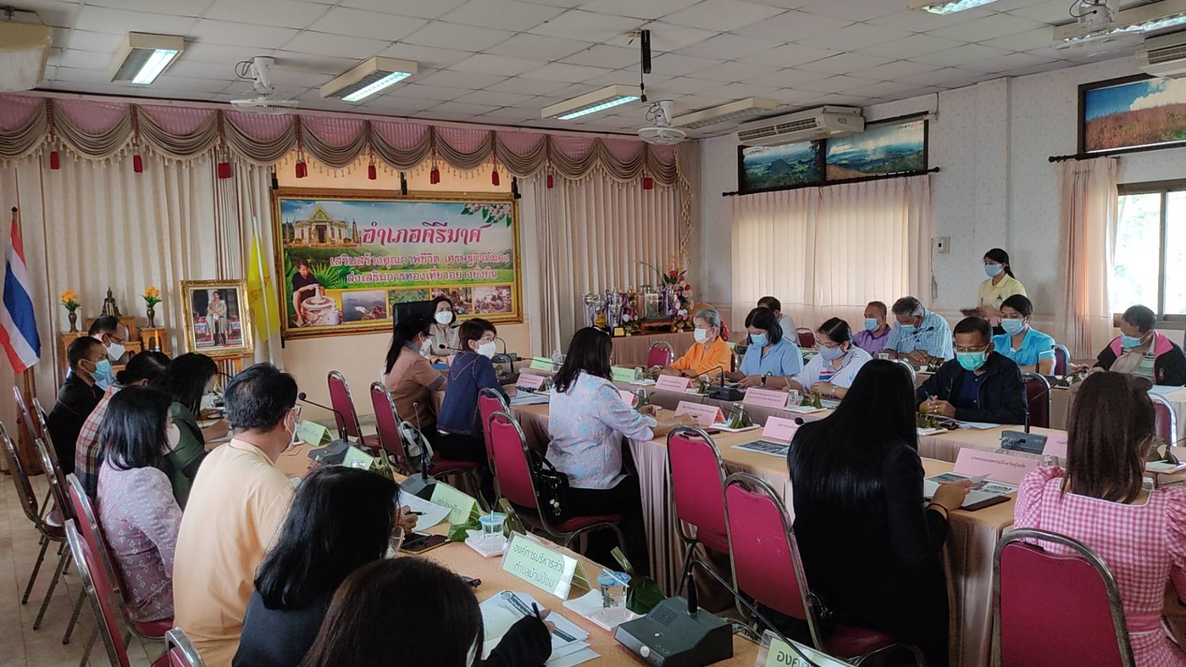 จังหวัดสุโขทัย ทำ 1 ต้องได้มากกว่า 1 ขานรับ นโยบายรัฐบาล เร่งขับเคลื่อนการขจัดความยากจนและพัฒนาคนทุกช่วงวัยอย่างยั่งยืนตามหลักปรัชญาของเศรษฐกิจพอเพียง สร้างคุณภาพชีวิตที่ดีให้ประชาชนชาวอำเภอคีรีมาศ จังหวัดสุโขทัย ให้“อยู่รอด พอเพียง และยั่งยืน” ต่อไป