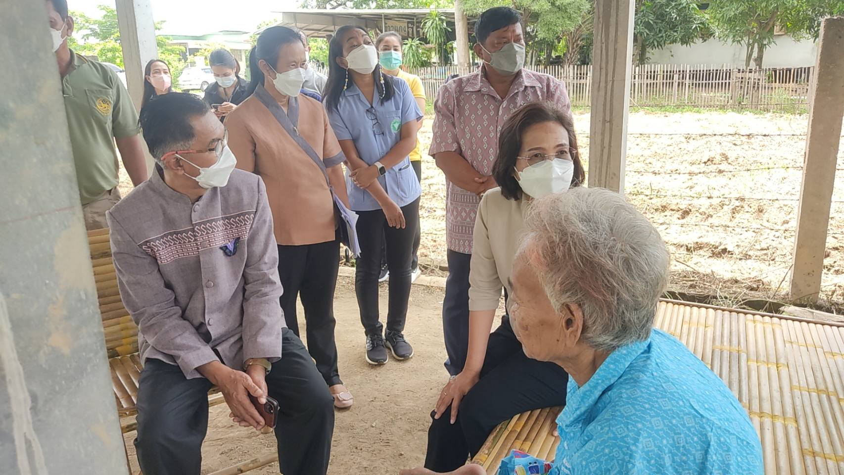 จังหวัดสุโขทัย ทำ 1 ต้องได้มากกว่า 1 ขานรับ นโยบายรัฐบาล เร่งขับเคลื่อนการขจัดความยากจนและพัฒนาคนทุกช่วงวัยอย่างยั่งยืนตามหลักปรัชญาของเศรษฐกิจพอเพียง สร้างคุณภาพชีวิตที่ดีให้ประชาชนชาวอำเภอคีรีมาศ จังหวัดสุโขทัย ให้“อยู่รอด พอเพียง และยั่งยืน” ต่อไป