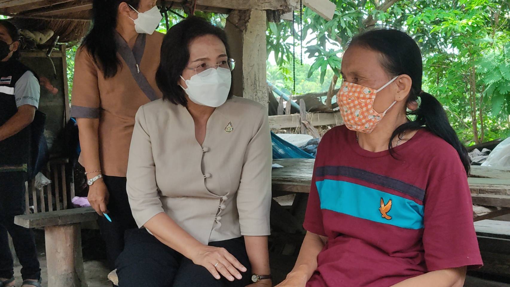 จังหวัดสุโขทัย ทำ 1 ต้องได้มากกว่า 1 ขานรับ นโยบายรัฐบาล เร่งขับเคลื่อนการขจัดความยากจนและพัฒนาคนทุกช่วงวัยอย่างยั่งยืนตามหลักปรัชญาของเศรษฐกิจพอเพียง สร้างคุณภาพชีวิตที่ดีให้ประชาชนชาวอำเภอคีรีมาศ จังหวัดสุโขทัย ให้“อยู่รอด พอเพียง และยั่งยืน” ต่อไป