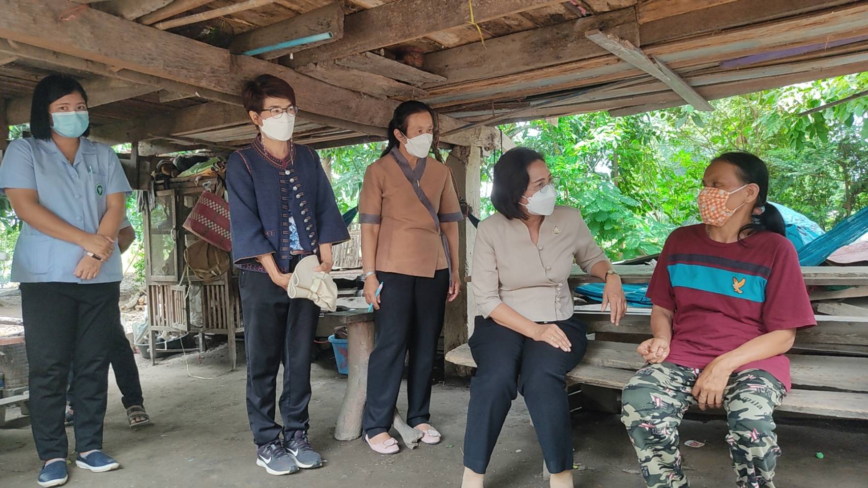 จังหวัดสุโขทัย ทำ 1 ต้องได้มากกว่า 1 ขานรับ นโยบายรัฐบาล เร่งขับเคลื่อนการขจัดความยากจนและพัฒนาคนทุกช่วงวัยอย่างยั่งยืนตามหลักปรัชญาของเศรษฐกิจพอเพียง สร้างคุณภาพชีวิตที่ดีให้ประชาชนชาวอำเภอคีรีมาศ จังหวัดสุโขทัย ให้“อยู่รอด พอเพียง และยั่งยืน” ต่อไป