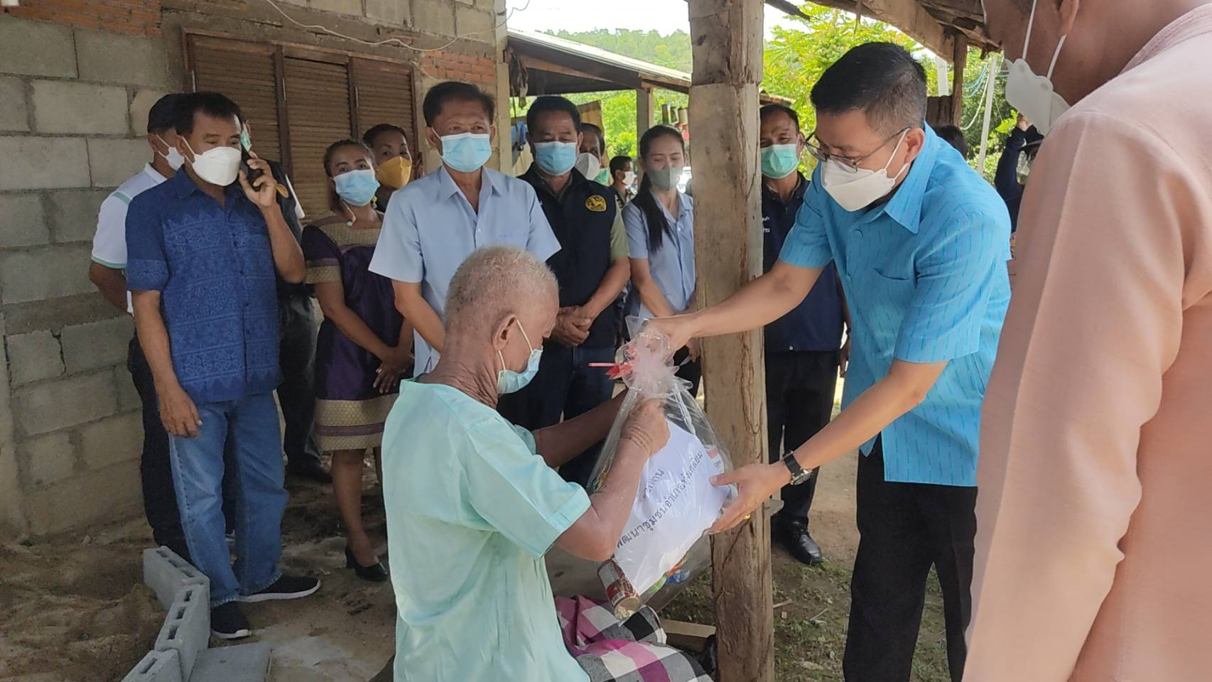 จังหวัดสุโขทัย ทำ 1 ต้องได้มากกว่า 1 ขานรับ นโยบายรัฐบาล เร่งขับเคลื่อนการขจัดความยากจนและพัฒนาคนทุกช่วงวัยอย่างยั่งยืนตามหลักปรัชญาของเศรษฐกิจพอเพียง สร้างคุณภาพชีวิตที่ดีให้ประชาชนชาวอำเภอทุ่งเสลี่ยม จังหวัดสุโขทัย ให้“อยู่รอด พอเพียง และยั่งยืน” ต่อไป