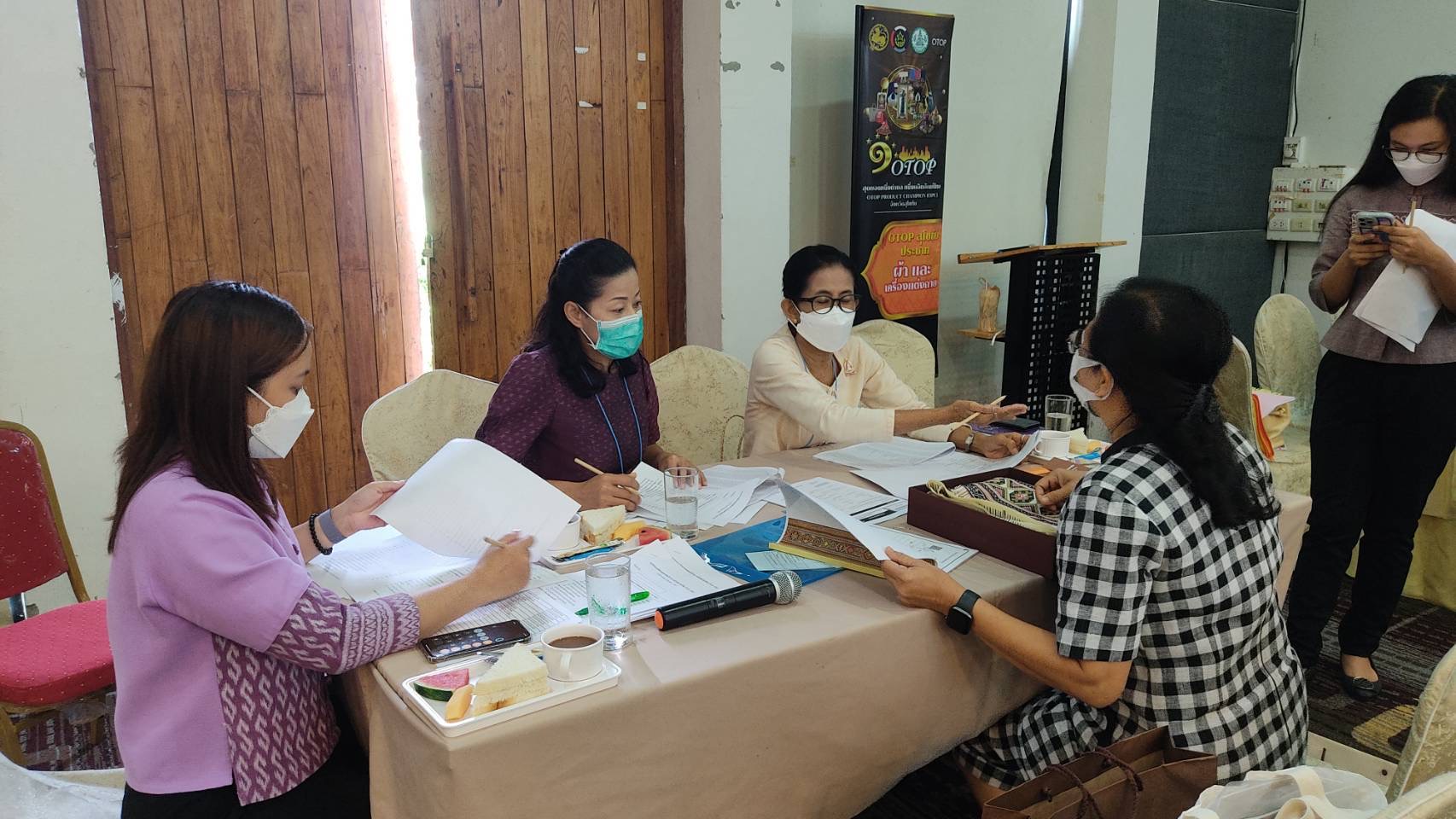 จังหวัดสุโขทัยทำ 1 ต้องได้มากกว่า 1 รองพ่อเมืองจังหวัดสุโขทัย เปิดโครงการการคัดสรรสุดยอดหนึ่งตำบล หนึ่งผลิตภัณฑ์ไทย ปี พ.ศ.2565 OTOP PRODUCT CHAMPION (OPC) จังหวัดสุโขทัย