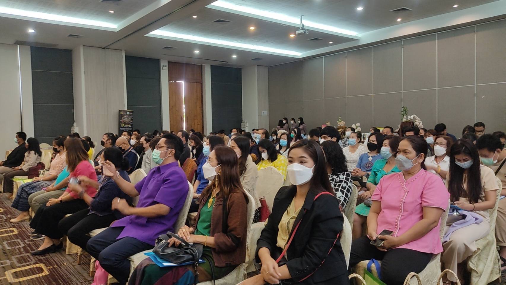 จังหวัดสุโขทัยทำ 1 ต้องได้มากกว่า 1 รองพ่อเมืองจังหวัดสุโขทัย เปิดโครงการการคัดสรรสุดยอดหนึ่งตำบล หนึ่งผลิตภัณฑ์ไทย ปี พ.ศ.2565 OTOP PRODUCT CHAMPION (OPC) จังหวัดสุโขทัย