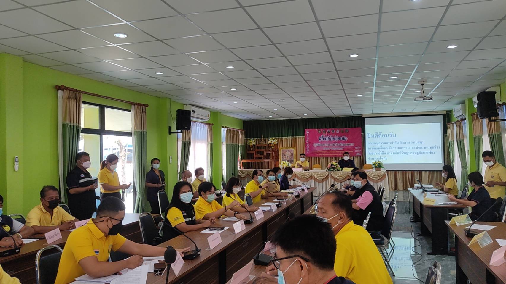 จังหวัดสุโขทัย ทำ 1 ต้องได้มากกว่า 1 ขานรับ นโยบายรัฐบาล เร่งขับเคลื่อนการขจัดความยากจนและพัฒนาคนทุกช่วงวัยอย่างยั่งยืนตามหลักปรัชญาของเศรษฐกิจพอเพียง สร้างคุณภาพชีวิตที่ดีให้ประชาชนชาวอำเภอบ้านด่านลานหอย จังหวัดสุโขทัย ให้“อยู่รอด พอเพียง และยั่งยืน” ต่อไป