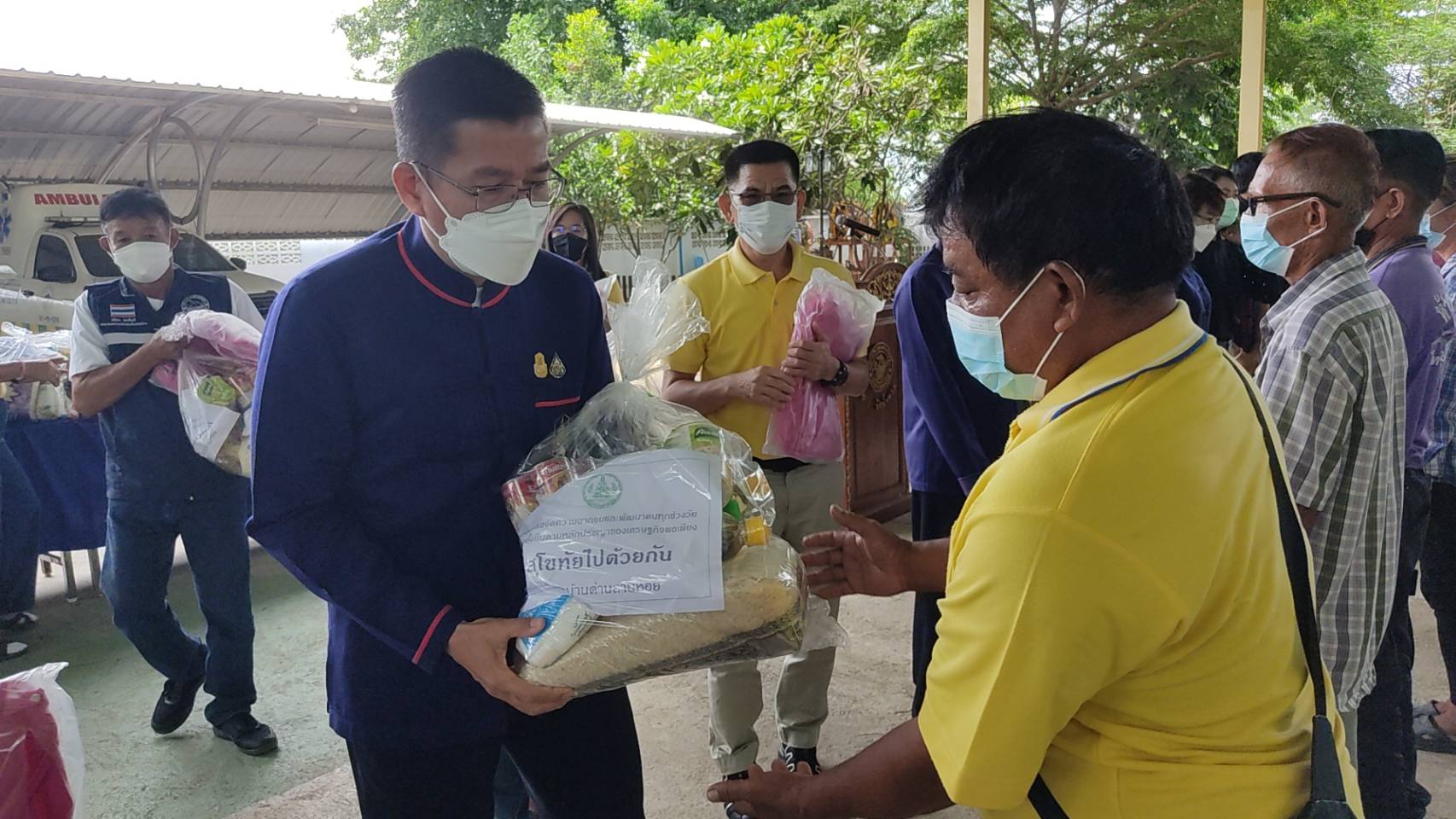 จังหวัดสุโขทัย ทำ 1 ต้องได้มากกว่า 1 ขานรับ นโยบายรัฐบาล เร่งขับเคลื่อนการขจัดความยากจนและพัฒนาคนทุกช่วงวัยอย่างยั่งยืนตามหลักปรัชญาของเศรษฐกิจพอเพียง สร้างคุณภาพชีวิตที่ดีให้ประชาชนชาวอำเภอบ้านด่านลานหอย จังหวัดสุโขทัย ให้“อยู่รอด พอเพียง และยั่งยืน” ต่อไป