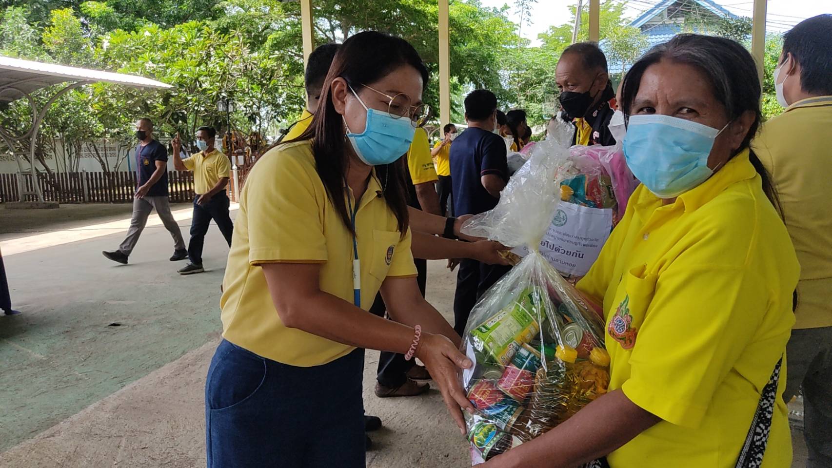 จังหวัดสุโขทัย ทำ 1 ต้องได้มากกว่า 1 ขานรับ นโยบายรัฐบาล เร่งขับเคลื่อนการขจัดความยากจนและพัฒนาคนทุกช่วงวัยอย่างยั่งยืนตามหลักปรัชญาของเศรษฐกิจพอเพียง สร้างคุณภาพชีวิตที่ดีให้ประชาชนชาวอำเภอบ้านด่านลานหอย จังหวัดสุโขทัย ให้“อยู่รอด พอเพียง และยั่งยืน” ต่อไป