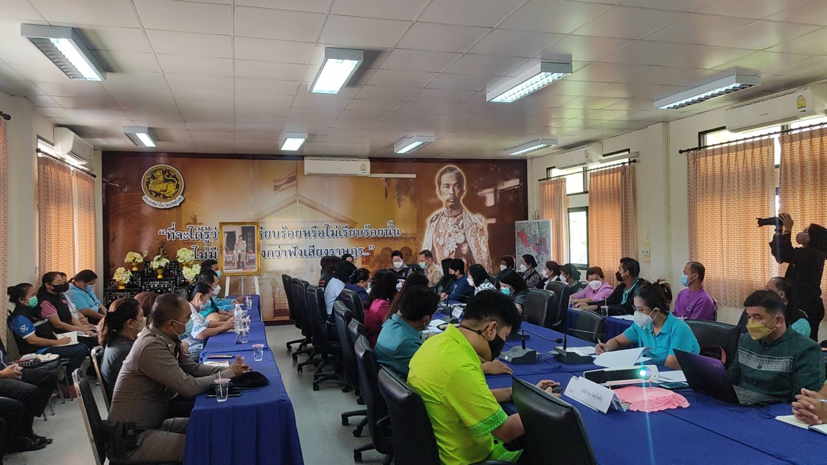 จังหวัดสุโขทัย ทำ 1 ต้องได้มากกว่า 1 ขานรับ นโยบายรัฐบาล เร่งขับเคลื่อนการขจัดความยากจนและพัฒนาคนทุกช่วงวัยอย่างยั่งยืนตามหลักปรัชญาของเศรษฐกิจพอเพียง สร้างคุณภาพชีวิตที่ดีให้ประชาชนชาวอำเภอศรีสำโรง จังหวัดสุโขทัย ให้ “อยู่รอด พอเพียง และยั่งยืน” ต่อไป