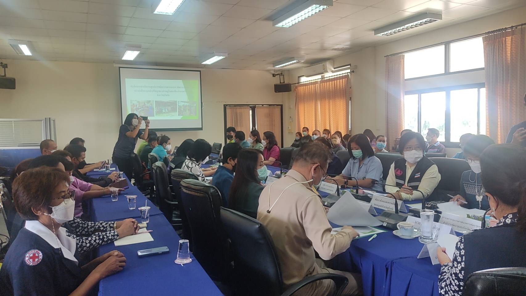 จังหวัดสุโขทัย ทำ 1 ต้องได้มากกว่า 1 ขานรับ นโยบายรัฐบาล เร่งขับเคลื่อนการขจัดความยากจนและพัฒนาคนทุกช่วงวัยอย่างยั่งยืนตามหลักปรัชญาของเศรษฐกิจพอเพียง สร้างคุณภาพชีวิตที่ดีให้ประชาชนชาวอำเภอศรีสำโรง จังหวัดสุโขทัย ให้ “อยู่รอด พอเพียง และยั่งยืน” ต่อไป