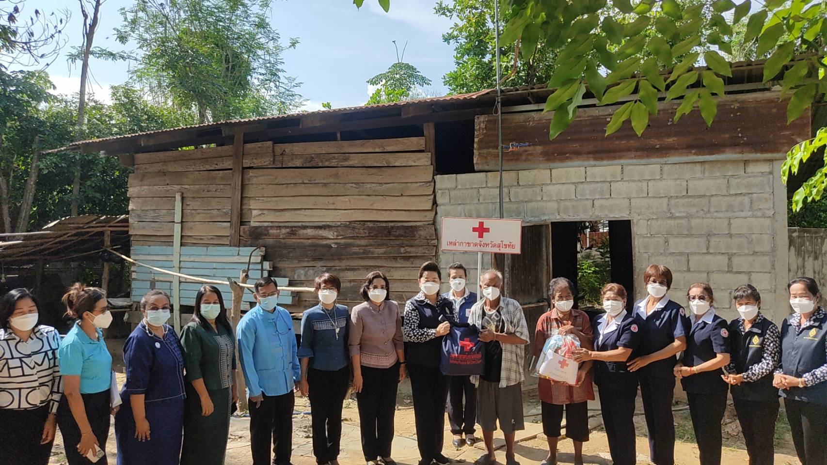 จังหวัดสุโขทัย ทำ 1 ต้องได้มากกว่า 1 ขานรับ นโยบายรัฐบาล เร่งขับเคลื่อนการขจัดความยากจนและพัฒนาคนทุกช่วงวัยอย่างยั่งยืนตามหลักปรัชญาของเศรษฐกิจพอเพียง สร้างคุณภาพชีวิตที่ดีให้ประชาชนชาวอำเภอศรีสำโรง จังหวัดสุโขทัย ให้ “อยู่รอด พอเพียง และยั่งยืน” ต่อไป