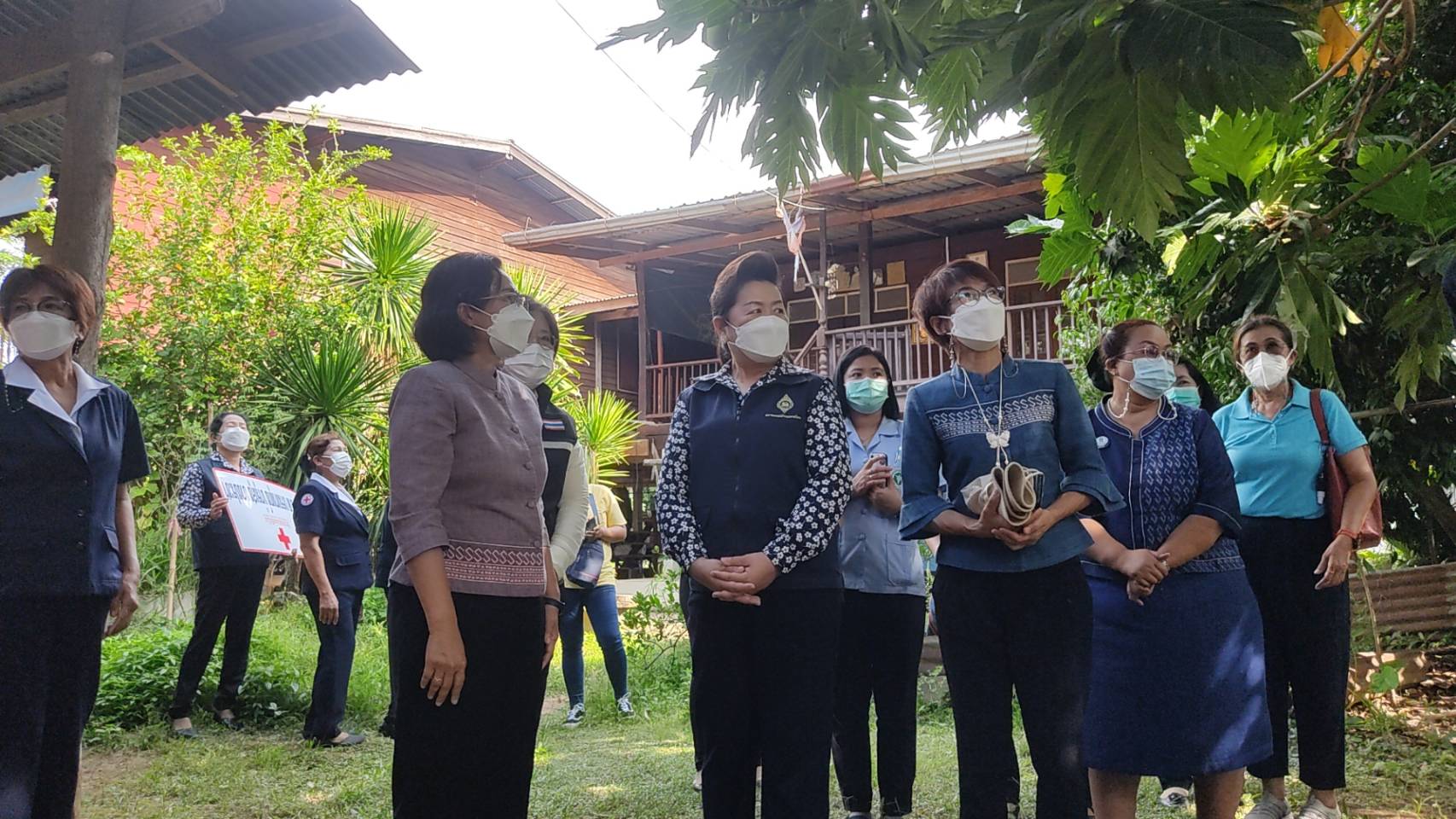 จังหวัดสุโขทัย ทำ 1 ต้องได้มากกว่า 1 ขานรับ นโยบายรัฐบาล เร่งขับเคลื่อนการขจัดความยากจนและพัฒนาคนทุกช่วงวัยอย่างยั่งยืนตามหลักปรัชญาของเศรษฐกิจพอเพียง สร้างคุณภาพชีวิตที่ดีให้ประชาชนชาวอำเภอศรีสำโรง จังหวัดสุโขทัย ให้ “อยู่รอด พอเพียง และยั่งยืน” ต่อไป