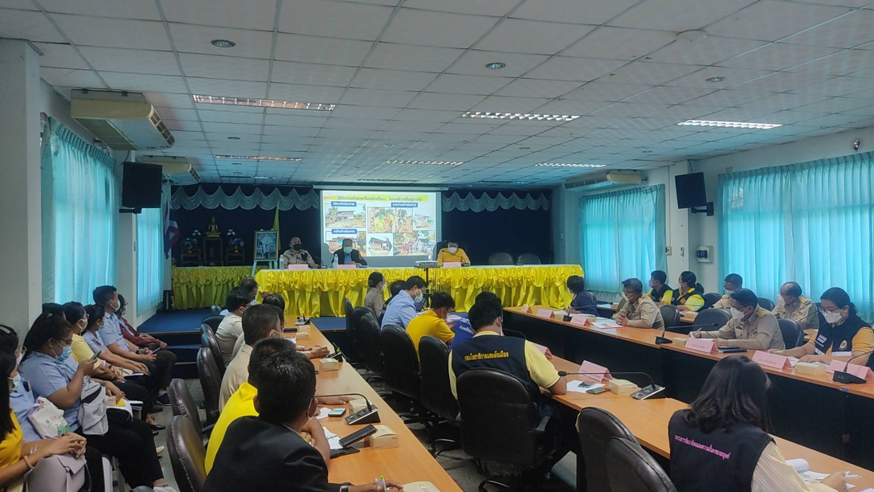 จังหวัดสุโขทัย ทำ 1 ต้องได้มากกว่า 1 ขานรับ นโยบายรัฐบาล เร่งขับเคลื่อนการขจัดความยากจนและพัฒนาคนทุกช่วงวัยอย่างยั่งยืนตามหลักปรัชญาของเศรษฐกิจพอเพียง สร้างคุณภาพชีวิตที่ดีให้ประชาชนชาวอำเภอศรีสัชนาลัย จังหวัดสุโขทัย ให้ “อยู่รอด พอเพียง และยั่งยืน” ต่อไป