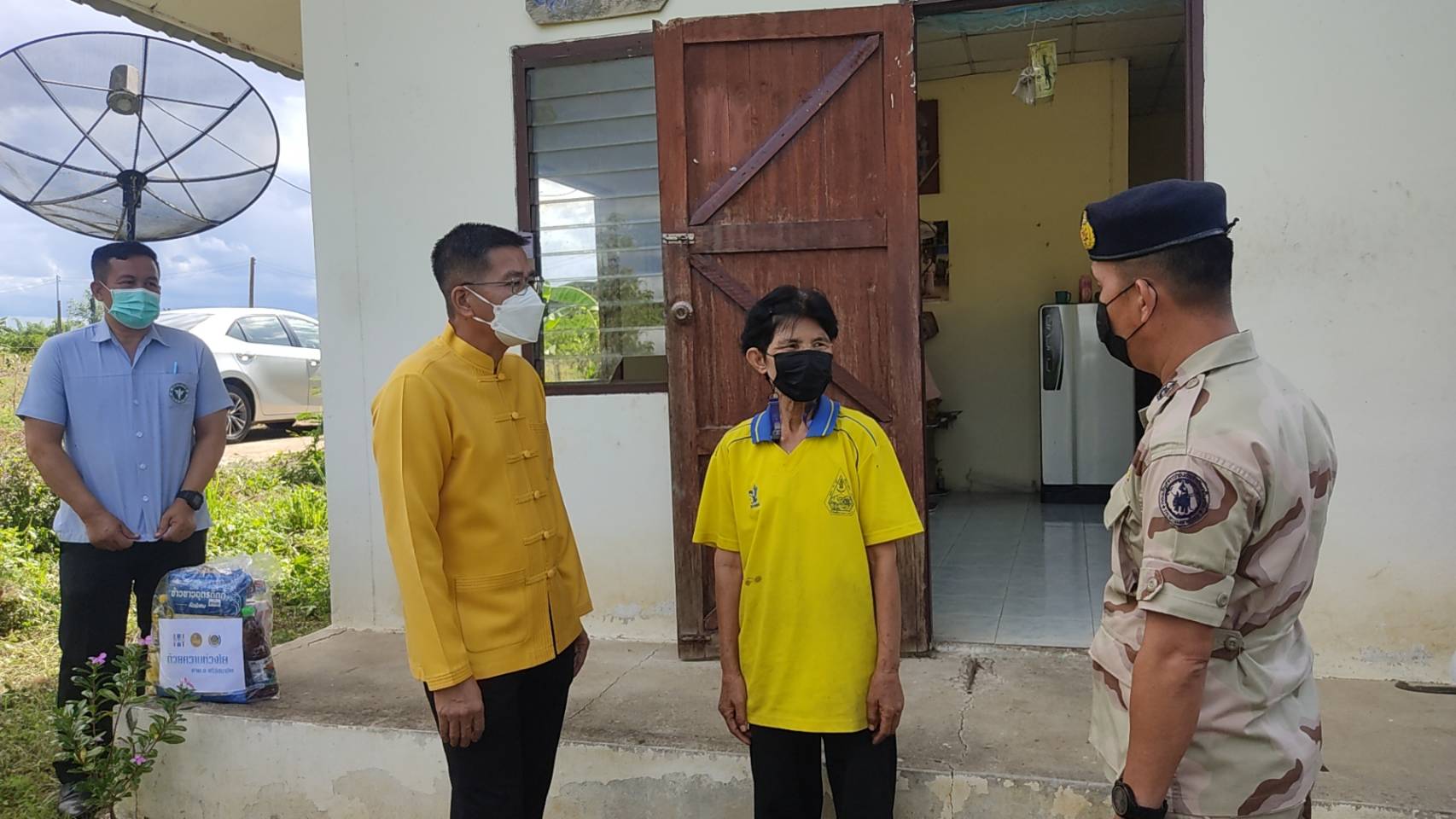 จังหวัดสุโขทัย ทำ 1 ต้องได้มากกว่า 1 ขานรับ นโยบายรัฐบาล เร่งขับเคลื่อนการขจัดความยากจนและพัฒนาคนทุกช่วงวัยอย่างยั่งยืนตามหลักปรัชญาของเศรษฐกิจพอเพียง สร้างคุณภาพชีวิตที่ดีให้ประชาชนชาวอำเภอศรีสัชนาลัย จังหวัดสุโขทัย ให้ “อยู่รอด พอเพียง และยั่งยืน” ต่อไป