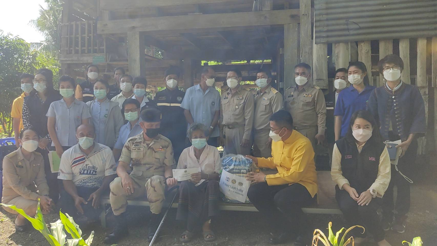 จังหวัดสุโขทัย ทำ 1 ต้องได้มากกว่า 1 ขานรับ นโยบายรัฐบาล เร่งขับเคลื่อนการขจัดความยากจนและพัฒนาคนทุกช่วงวัยอย่างยั่งยืนตามหลักปรัชญาของเศรษฐกิจพอเพียง สร้างคุณภาพชีวิตที่ดีให้ประชาชนชาวอำเภอศรีสัชนาลัย จังหวัดสุโขทัย ให้ “อยู่รอด พอเพียง และยั่งยืน” ต่อไป