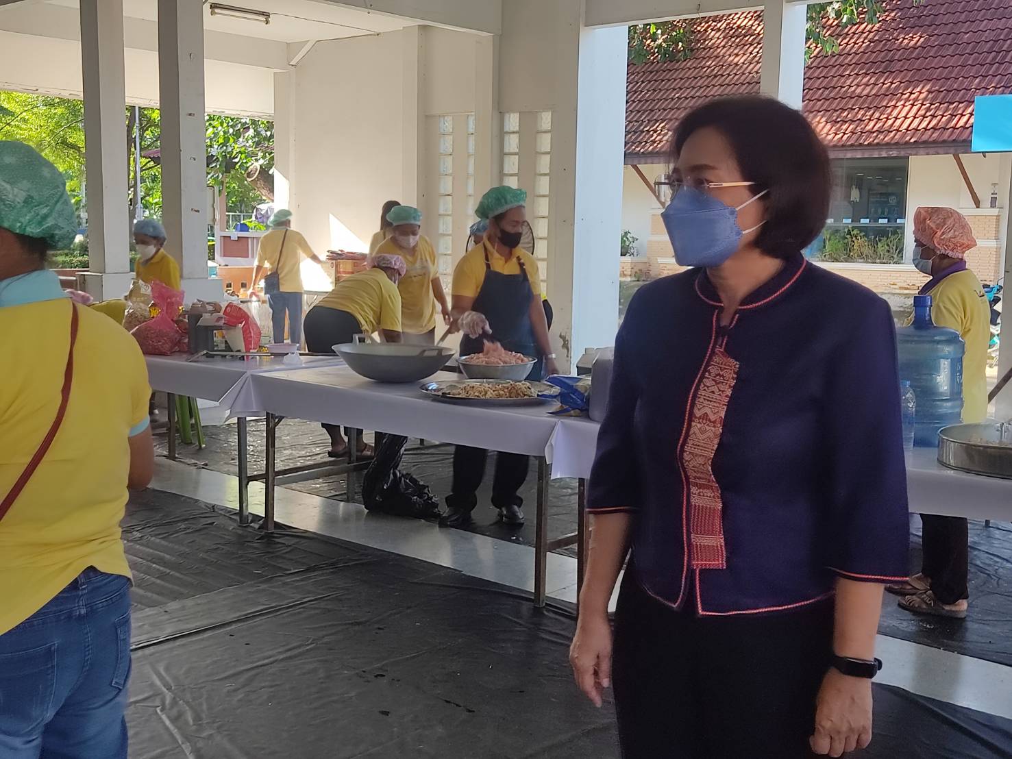 “จังหวัดสุโขทัยทำ 1 ต้องได้มากกว่า 1 จัดตั้งโรงครัวช่วยเหลือประชาชนที่ได้รับผลกระทบอุทกภัย ในพื้นที่จังหวัดสุโขทัย ณ อาคารอเนกประสงค์ศาลากลางจังหวัดสุโขทัย อำเภอเมืองสุโขทัย จังหวัดสุโขทัย”