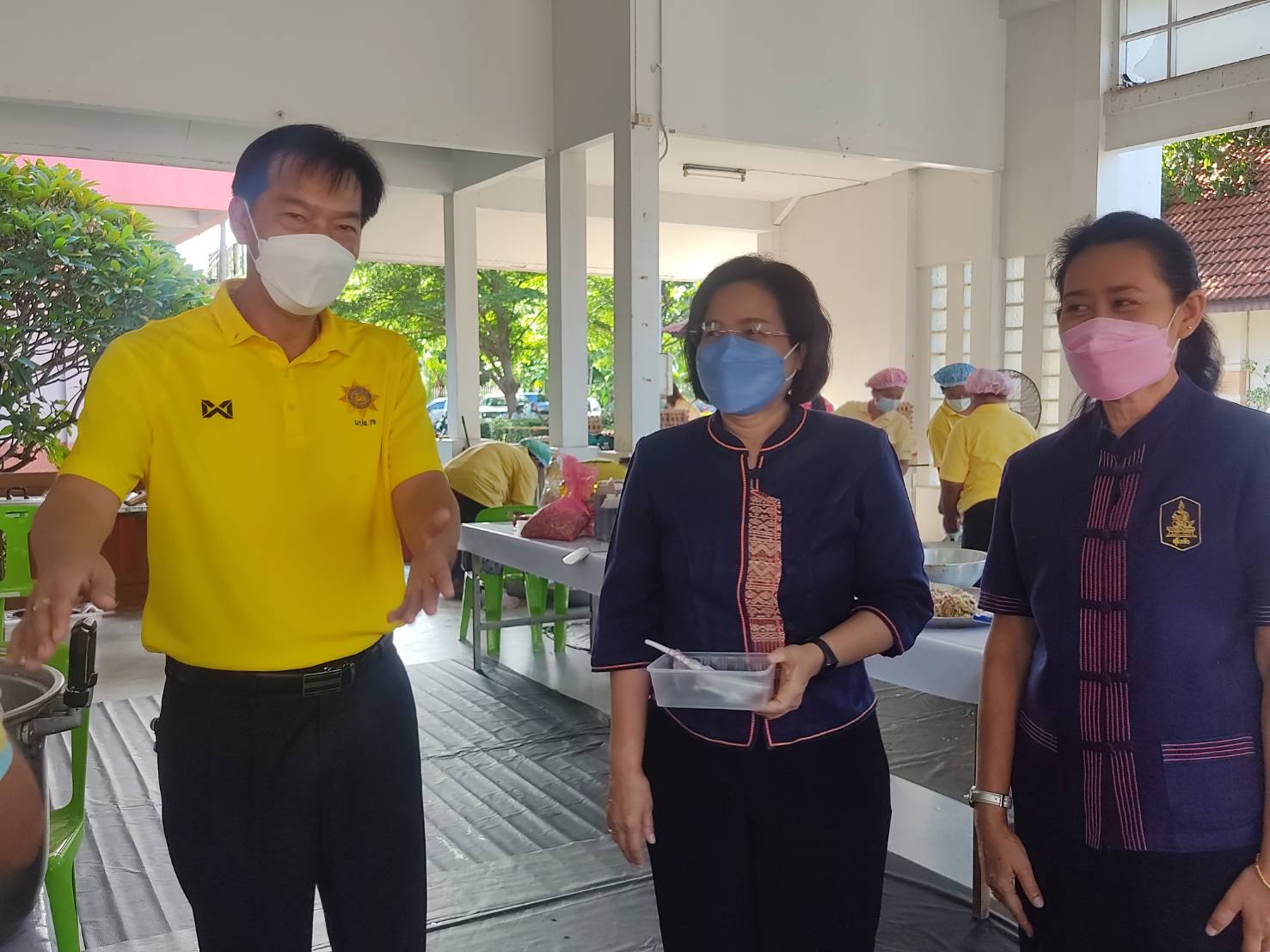 “จังหวัดสุโขทัยทำ 1 ต้องได้มากกว่า 1 จัดตั้งโรงครัวช่วยเหลือประชาชนที่ได้รับผลกระทบอุทกภัย ในพื้นที่จังหวัดสุโขทัย ณ อาคารอเนกประสงค์ศาลากลางจังหวัดสุโขทัย อำเภอเมืองสุโขทัย จังหวัดสุโขทัย”