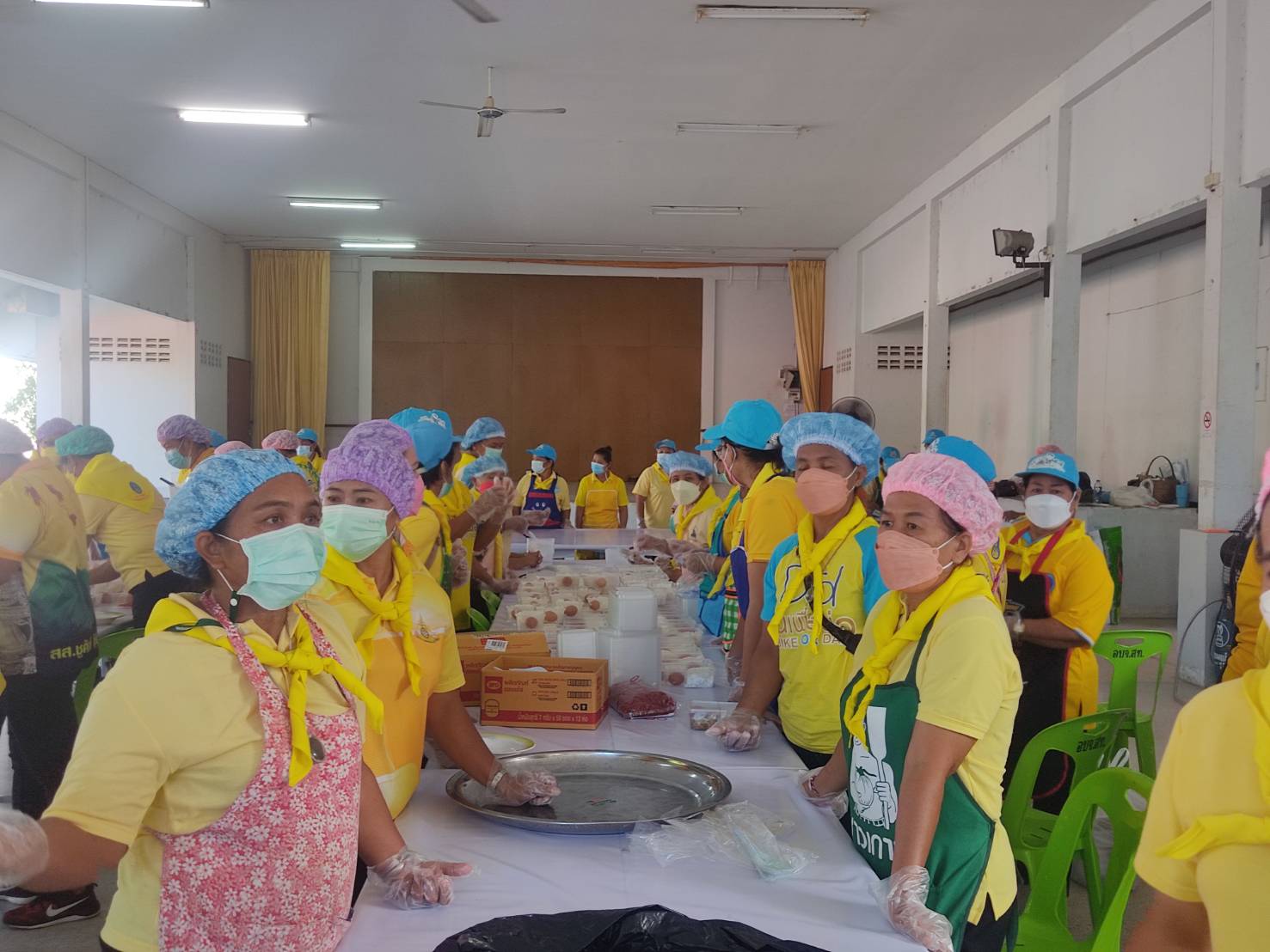 “จังหวัดสุโขทัยทำ 1 ต้องได้มากกว่า 1 จัดตั้งโรงครัวช่วยเหลือประชาชนที่ได้รับผลกระทบอุทกภัย ในพื้นที่จังหวัดสุโขทัย ณ อาคารอเนกประสงค์ศาลากลางจังหวัดสุโขทัย อำเภอเมืองสุโขทัย จังหวัดสุโขทัย”