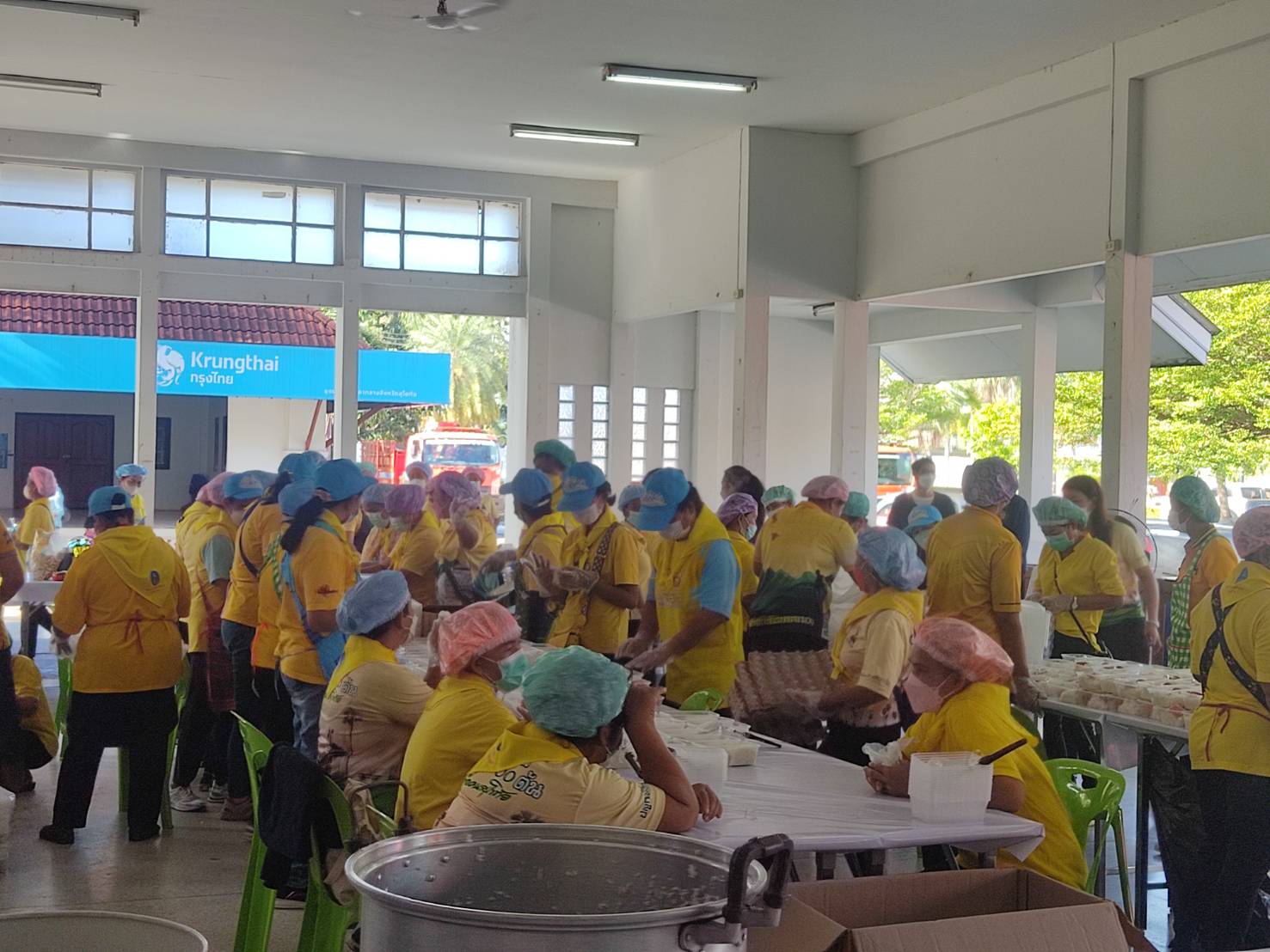 “จังหวัดสุโขทัยทำ 1 ต้องได้มากกว่า 1 จัดตั้งโรงครัวช่วยเหลือประชาชนที่ได้รับผลกระทบอุทกภัย ในพื้นที่จังหวัดสุโขทัย ณ อาคารอเนกประสงค์ศาลากลางจังหวัดสุโขทัย อำเภอเมืองสุโขทัย จังหวัดสุโขทัย”