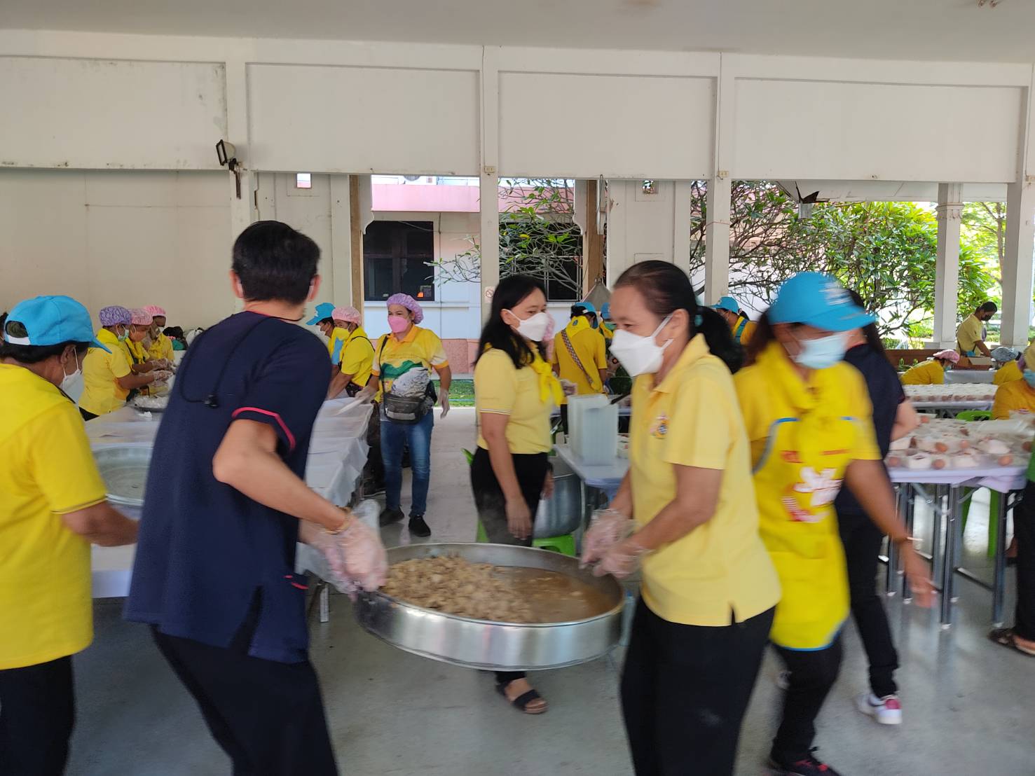 “จังหวัดสุโขทัยทำ 1 ต้องได้มากกว่า 1 จัดตั้งโรงครัวช่วยเหลือประชาชนที่ได้รับผลกระทบอุทกภัย ในพื้นที่จังหวัดสุโขทัย ณ อาคารอเนกประสงค์ศาลากลางจังหวัดสุโขทัย อำเภอเมืองสุโขทัย จังหวัดสุโขทัย”