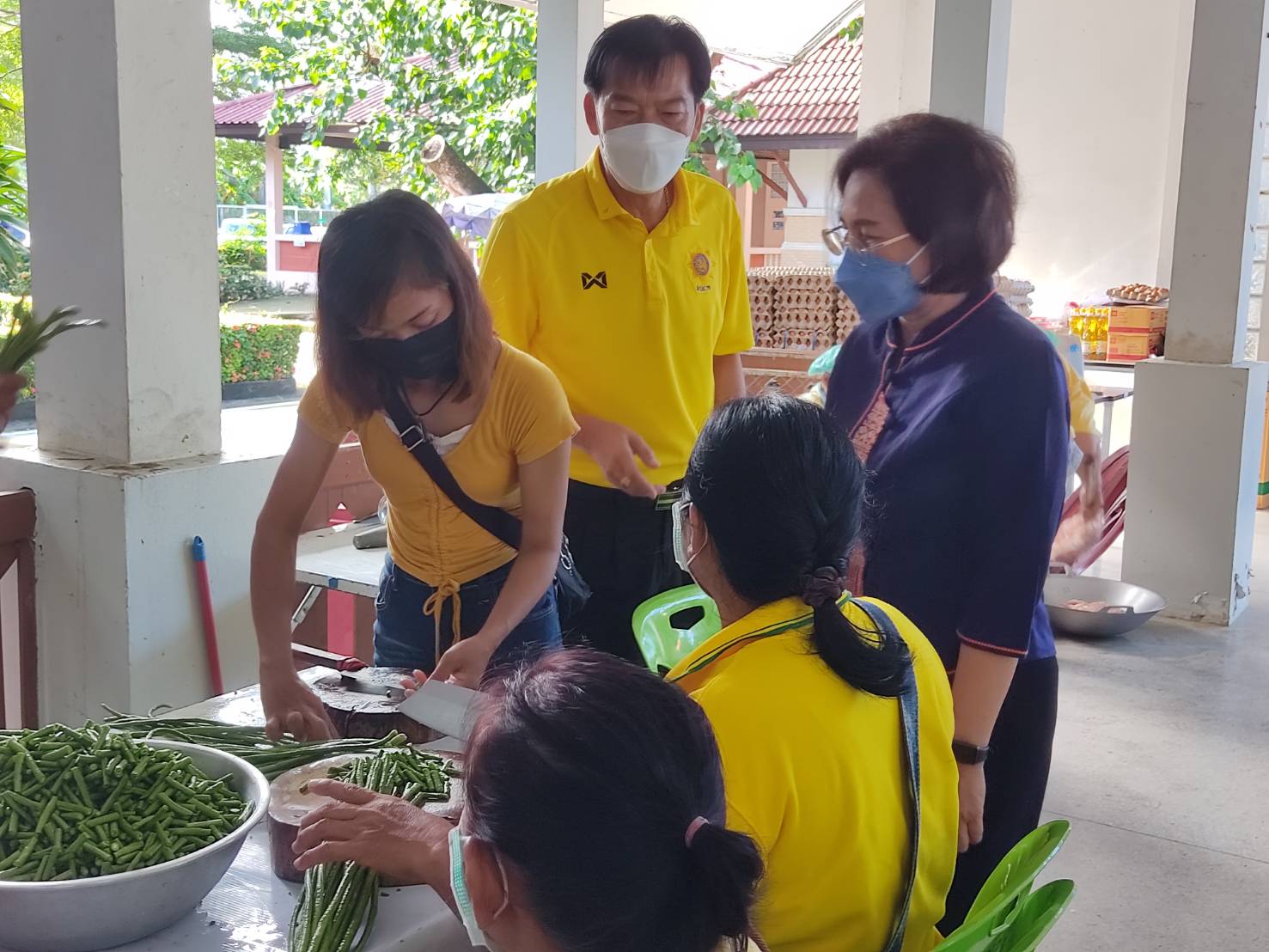 “จังหวัดสุโขทัยทำ 1 ต้องได้มากกว่า 1 จัดตั้งโรงครัวช่วยเหลือประชาชนที่ได้รับผลกระทบอุทกภัย ในพื้นที่จังหวัดสุโขทัย ณ อาคารอเนกประสงค์ศาลากลางจังหวัดสุโขทัย อำเภอเมืองสุโขทัย จังหวัดสุโขทัย”