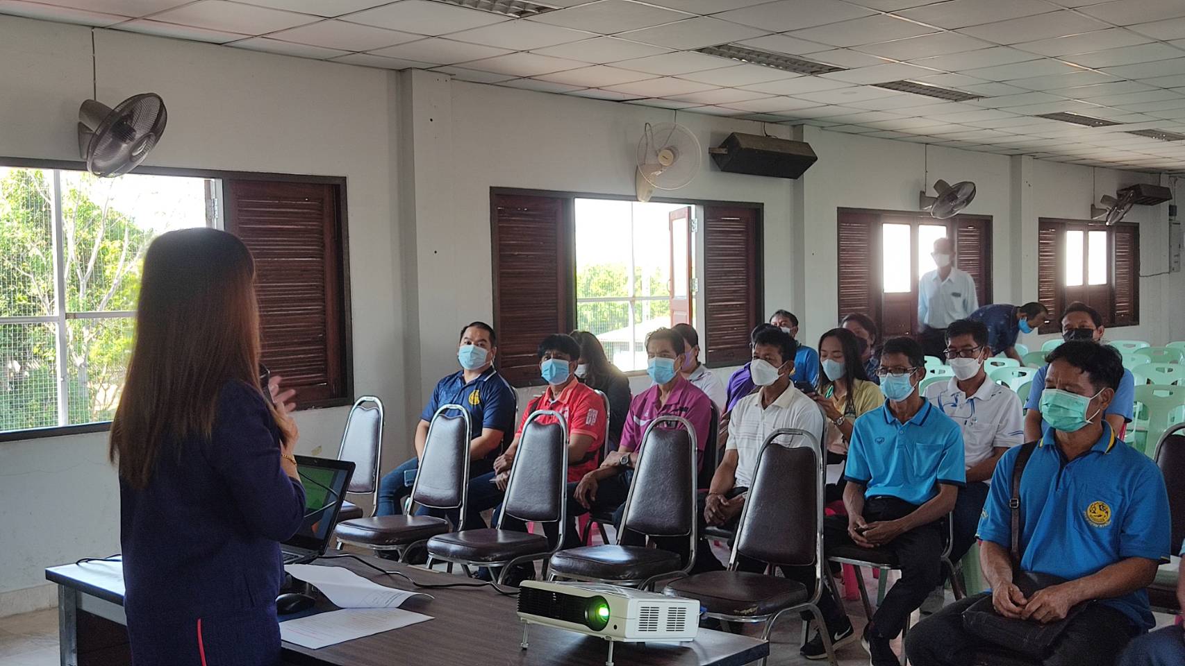 ดำเนินงานเครือข่ายหมู่บ้านโครงการแก้ไขปัญหาความยากจน (กข.คจ.)ในพื้นที่อำเภอเมืองสุโขทัย