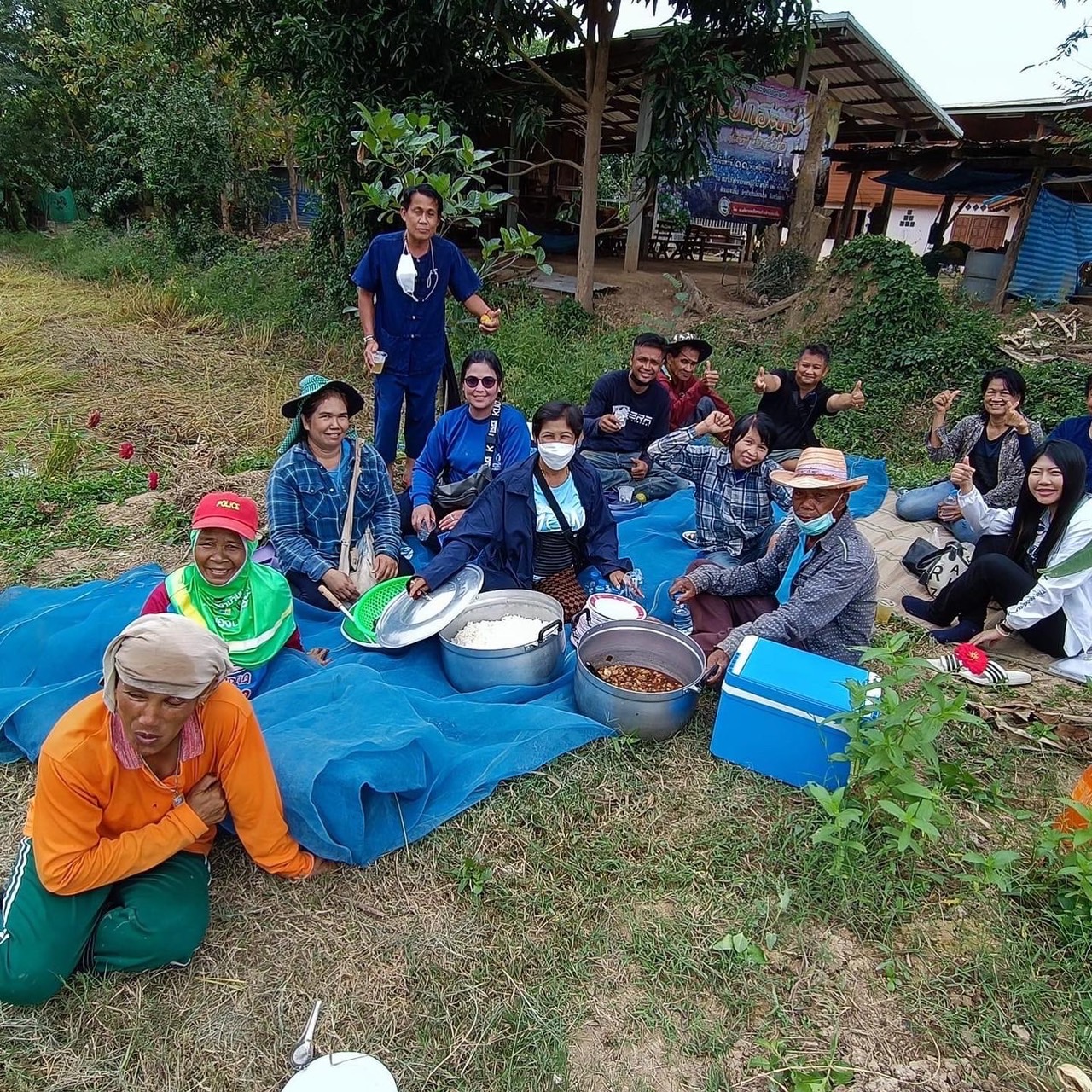 จังหวัดสุโขทัย ร่วมกิจกรรมเอามื้อสามัคคีเครือข่ายโคกหนองนาตำบล บ้านสวน อำเภอเมืองสุโขทัย