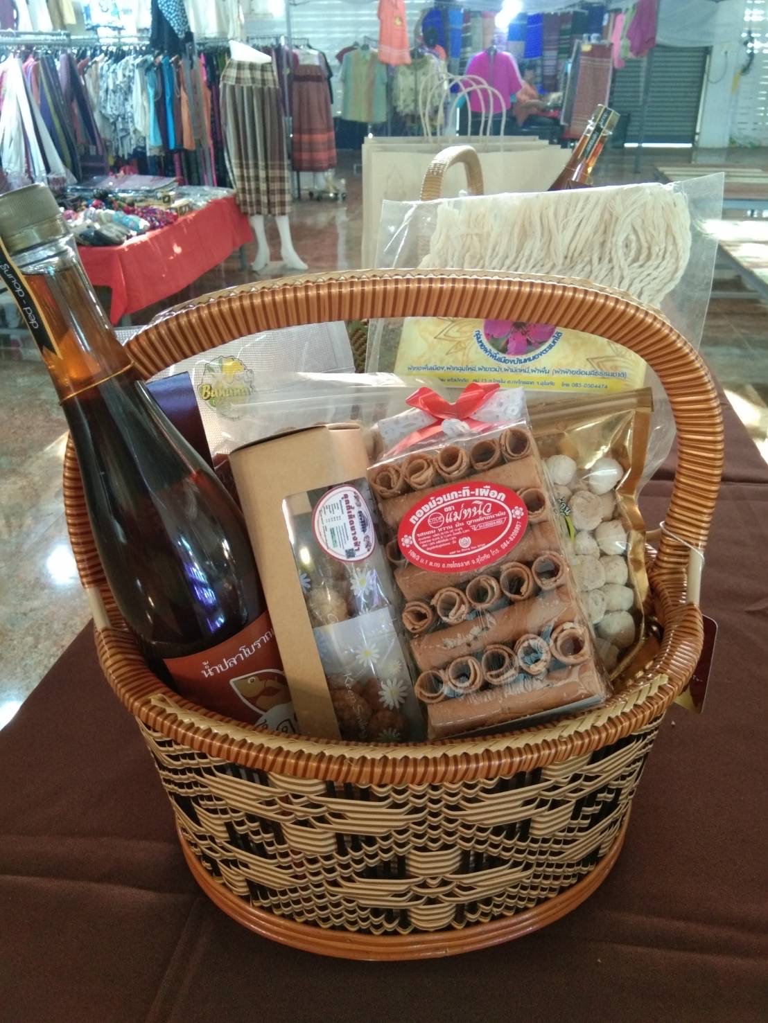 ร่วมจำหน่ายผลิตภัณฑ์ในงานเทศกาลกินปลาอำเภอกงไกรลาศ