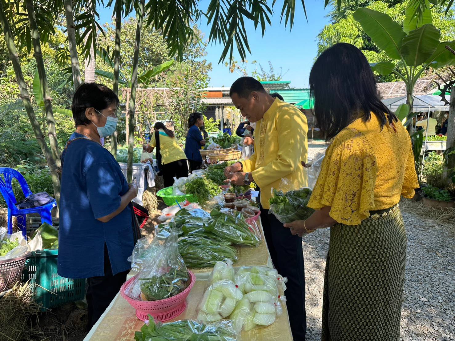 อำเภอศรีนครจัดกิจกรรม “วันดินโลก”