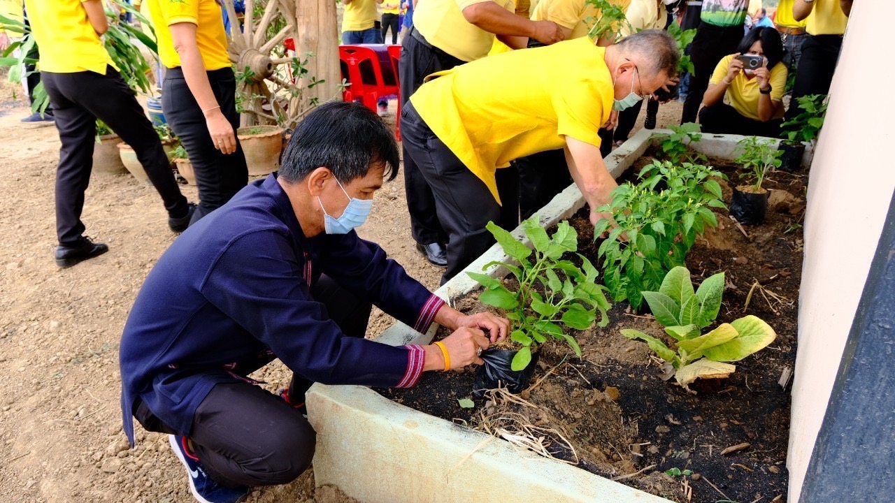 ? กิจกรรม”วันดินโลก” และประชุมสัญจร เครือข่าย โคก หนอง นา จังหวัดสุโขทัย
