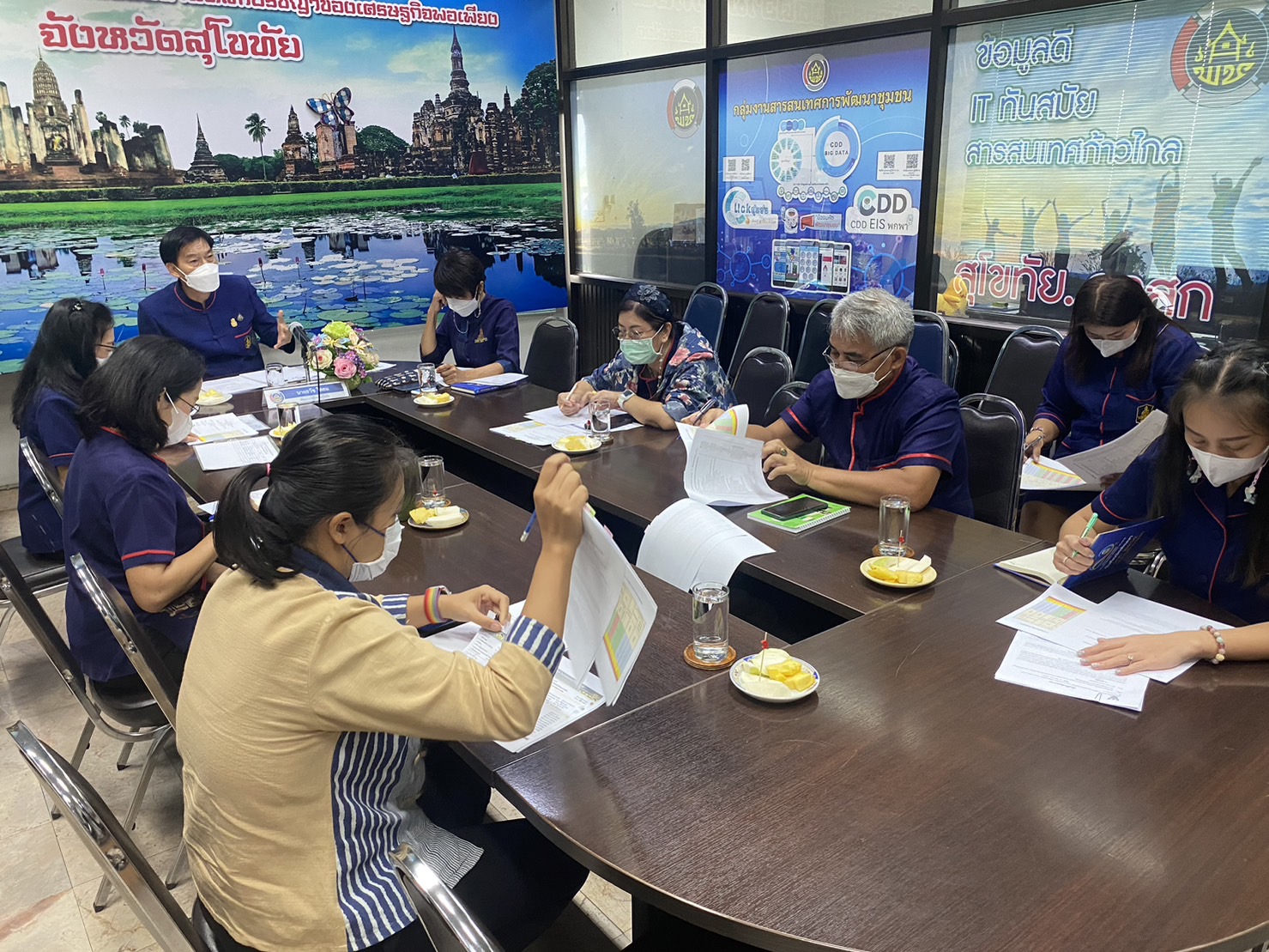 ?ขานรับและขับเคลื่อนนโยบายการขจัดความยากจนและพัฒนาคนทุกช่วงวัยอย่างยั่งยืนตามหลักปรัชญาของเศรษฐกิจพอเพียงจังหวัดสุโขทัย?