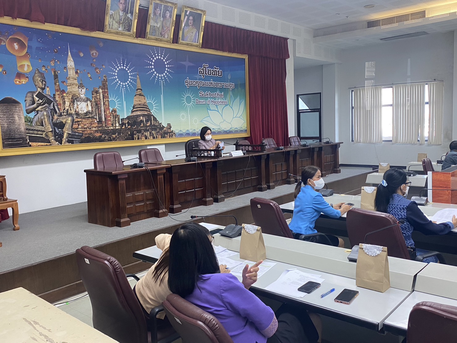 ? ร่วมประชุมคณะกรรมการจัดการประกวดร้องเพลง “รำวงมหาดไทยเพื่อคนไทย”จังหวัดสุโขทัย