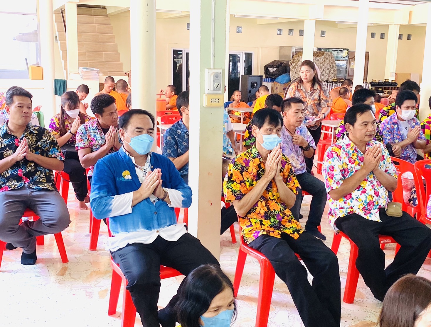 พช.สุโขทัย สืบสาน รักษาวัฒนธรรมประเพณีอันดีงามของไทย จัดกิจกรรมรดน้ำดำหัวขอพรพัฒนาการจังหวัดสุโขทัย เนื่องในประเพณีวันสงกรานต์ ประจำปี 2566