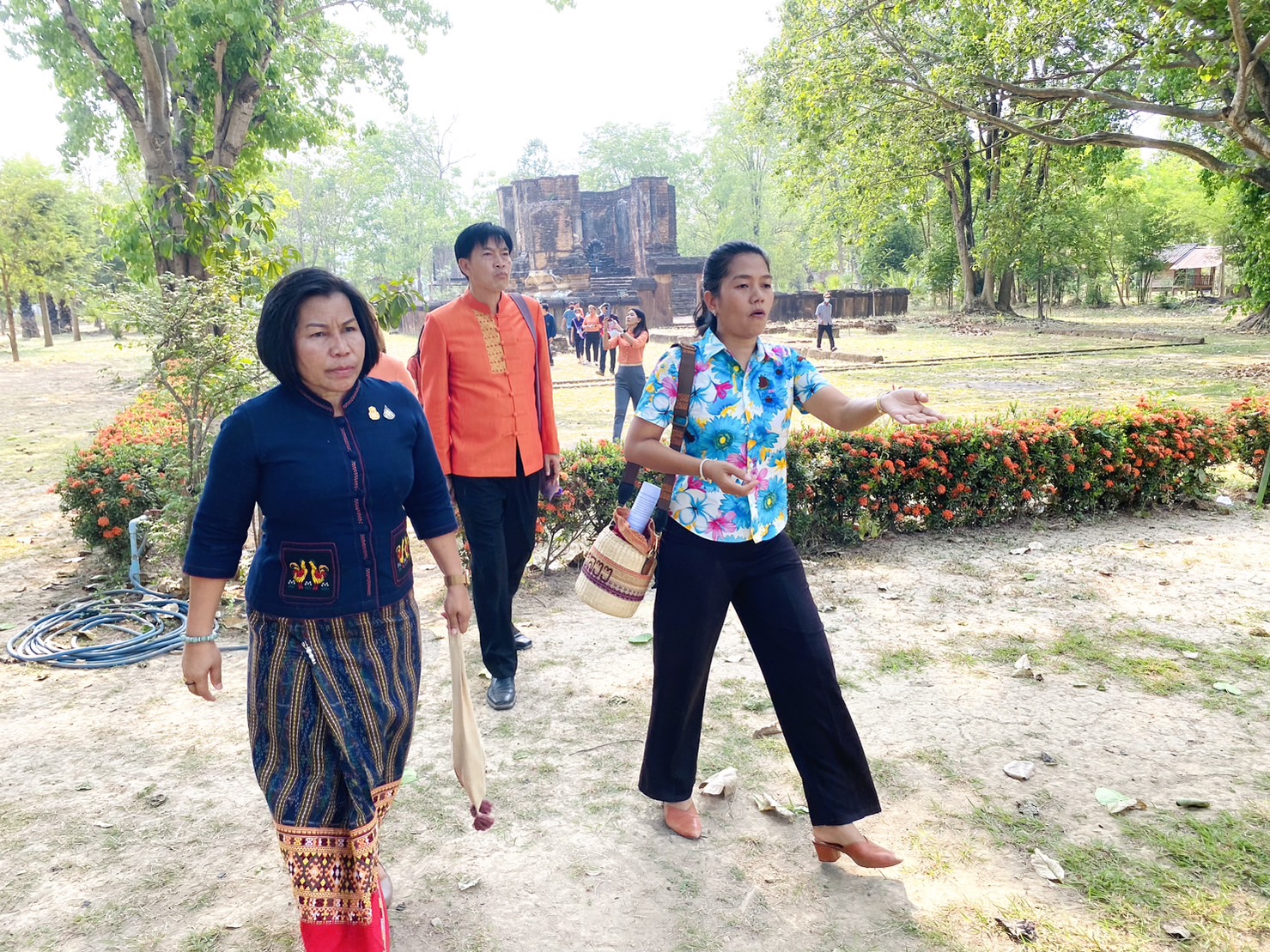 พช.สุโขทัย ให้การต้อนรับผู้ตรวจราชการกรมการพัฒนาชุมชน นางนวลจันทร์ ศรีมงคล ในโอกาสลงพื้นที่ตรวจติดตามผลปฏิบัติราชการ ตามนโยบายของรัฐบาล ภารกิจเร่งด่วนของกระทรวงมหาดไทย กรมการพัฒนาชุมชน ตามประเด็นตรวจราชการประจำเดือนเมษายน 2566 ในพื้นที่จังหวัดสุโขทัย