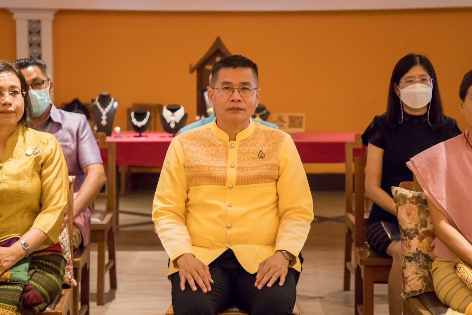 “มหกรรมมนต์เสน่ห์ผ้าทอ 9 ลาย สืบสานอัตลักษณ์เมืองแห่งรุ่งอรุณและ OTOP Premium จังหวัดสุโขทัย”