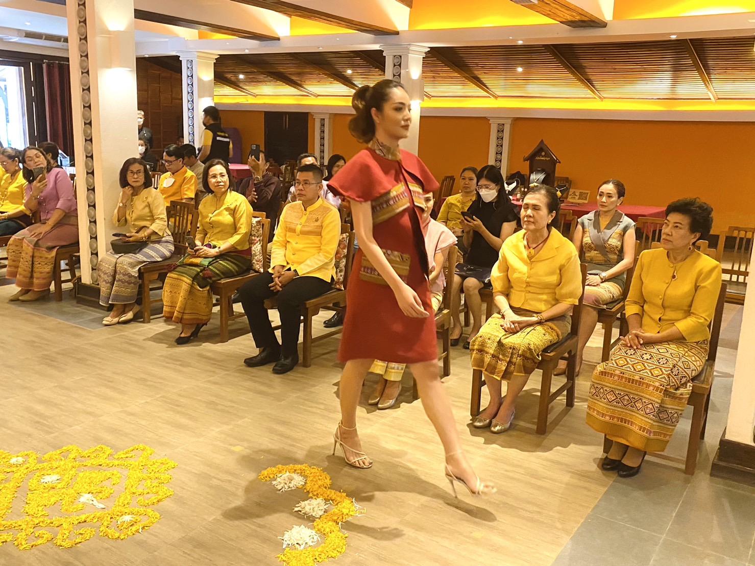 “มหกรรมมนต์เสน่ห์ผ้าทอ 9 ลาย สืบสานอัตลักษณ์เมืองแห่งรุ่งอรุณและ OTOP Premium จังหวัดสุโขทัย”