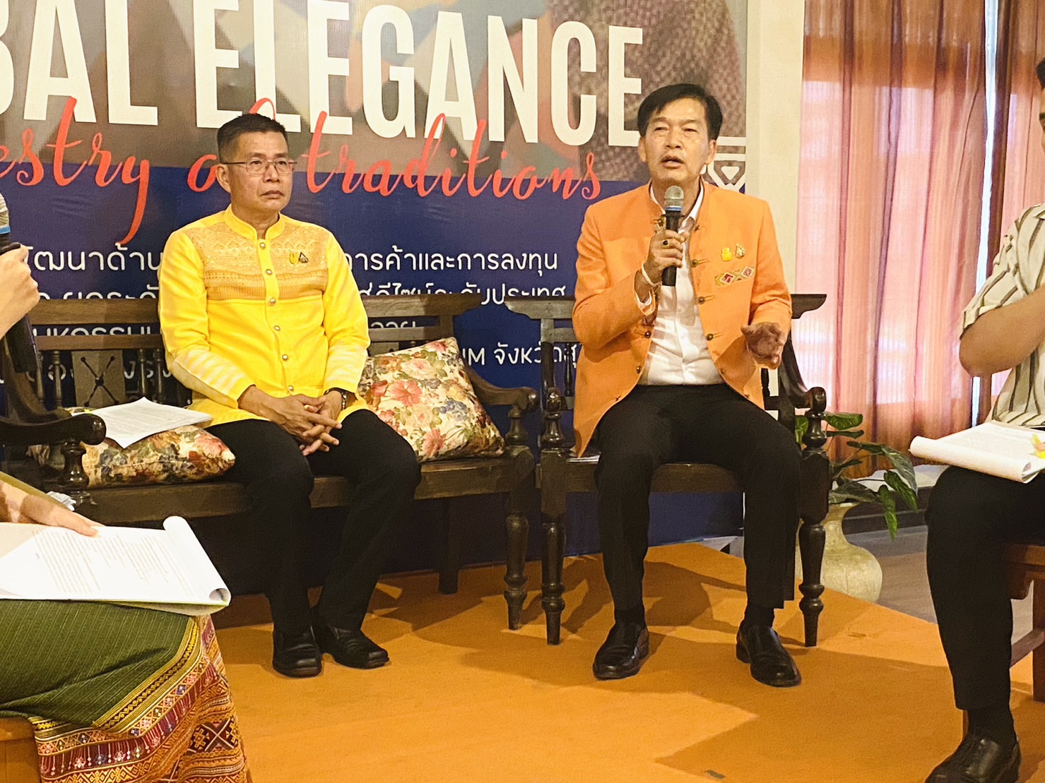 “มหกรรมมนต์เสน่ห์ผ้าทอ 9 ลาย สืบสานอัตลักษณ์เมืองแห่งรุ่งอรุณและ OTOP Premium จังหวัดสุโขทัย”