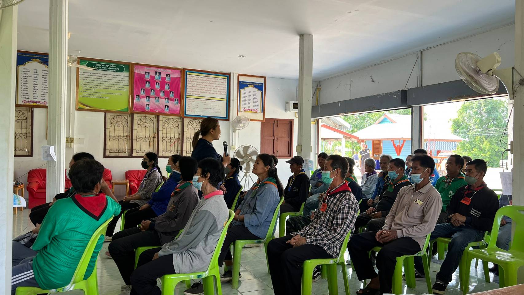 สนับสนุนวิทยากรการอบรมจัดตั้งหมู่บ้าน อพป. ?