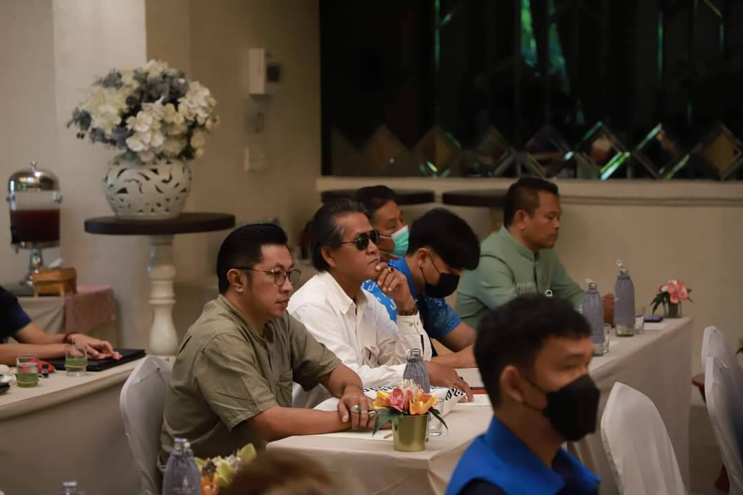 ร่วมประชุม อพท.4 คณะกรรมการพิจารณาคัดเลือกผลิตภัณฑ์และให้คำปรึกษาแนะนำแนวทางการพัฒนาผลิตภัณฑ์ชุมชนในพื้นที่พิเศษอุทยานประวัติศาสตร์สุโขทัย ศรีสัชนาลัย กำแพงเพชร