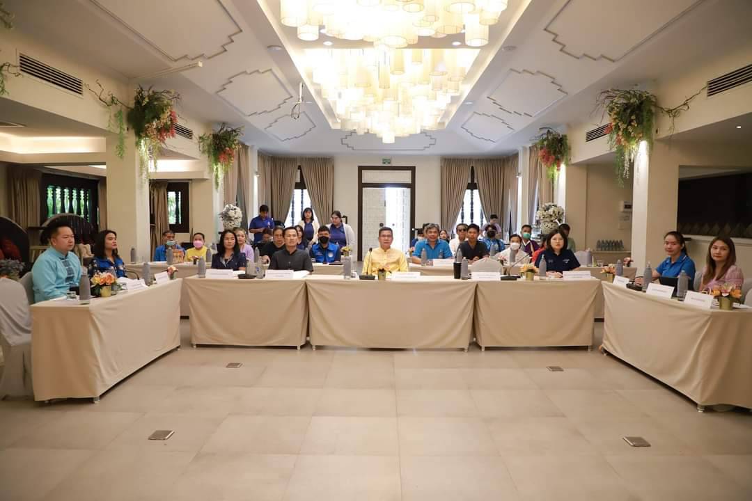 ร่วมประชุม อพท.4 คณะกรรมการพิจารณาคัดเลือกผลิตภัณฑ์และให้คำปรึกษาแนะนำแนวทางการพัฒนาผลิตภัณฑ์ชุมชนในพื้นที่พิเศษอุทยานประวัติศาสตร์สุโขทัย ศรีสัชนาลัย กำแพงเพชร