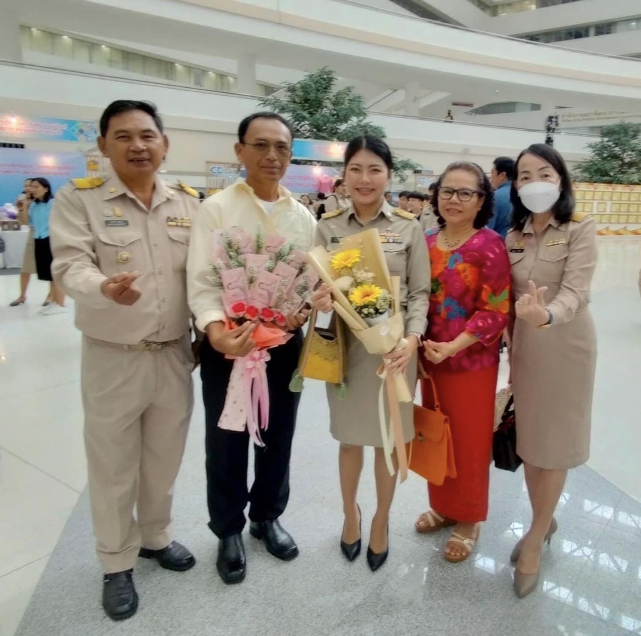 พช.สุโขทัย ร่วมแสดงความยินดี​กับข้าราชการ​ที่เข้ารับรางวัลข้าราชการดีเด่น ระดับเขตตรวจราชการ ประจำปี​ 2566