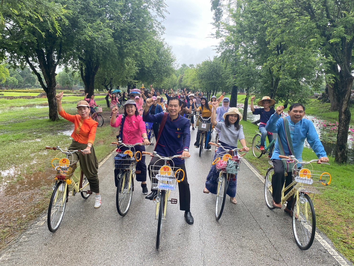 พช.สุโขทัย จัดใหญ่!! กิจกรรมเนื่องในโอกาสวันคล้ายวันก่อตั้งกรมการพัฒนาชุมชนครบรอบ 61 ปี