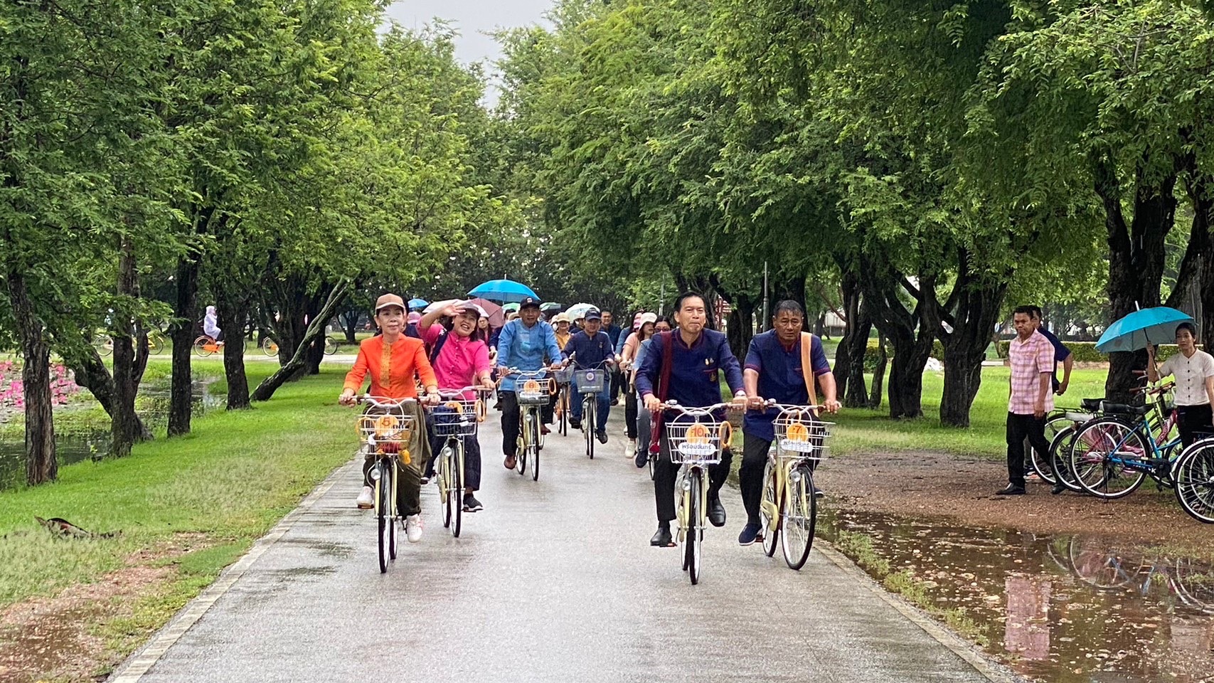 พช.สุโขทัย จัดใหญ่!! กิจกรรมเนื่องในโอกาสวันคล้ายวันก่อตั้งกรมการพัฒนาชุมชนครบรอบ 61 ปี